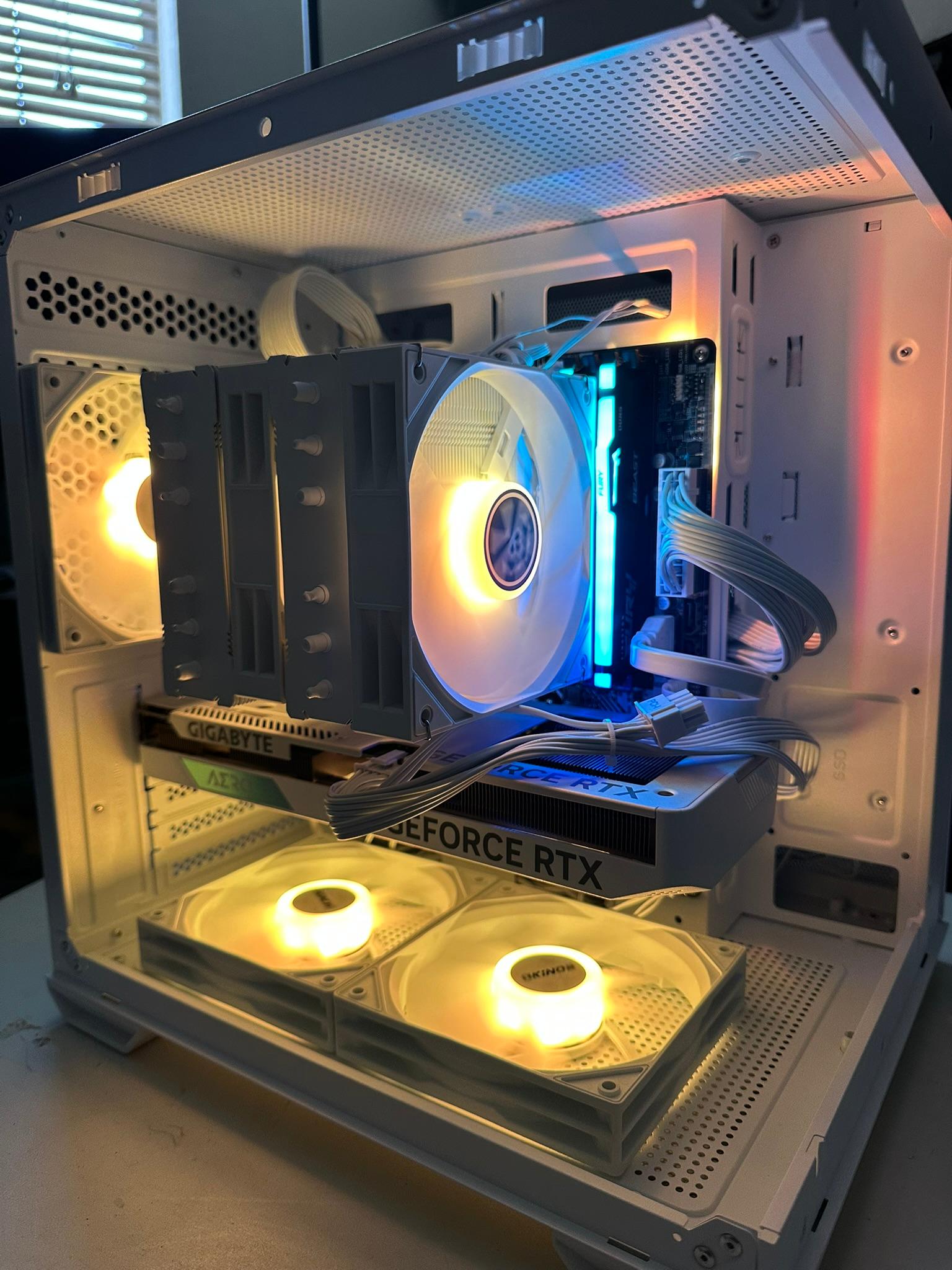 Ryzen 5 8400F / RTX 4060 / 512GB NVME / 16GB RAM