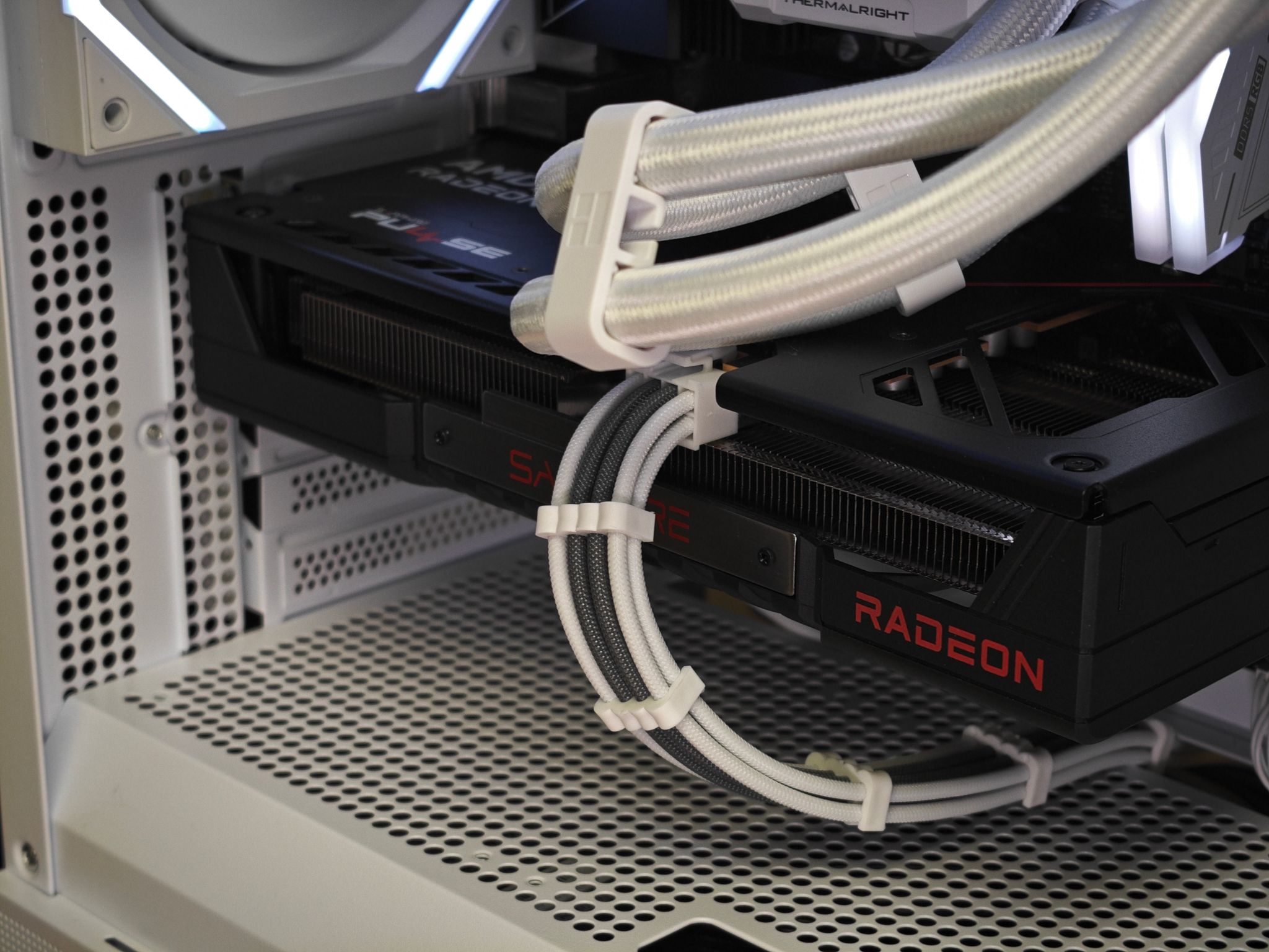 1440P/1080P Gaming PC | Ryzen 7 7800X3D, RX 9060 XT 16GB, 32GB DDR5, 1TB Gen4 NVMe, 2.4" LCD