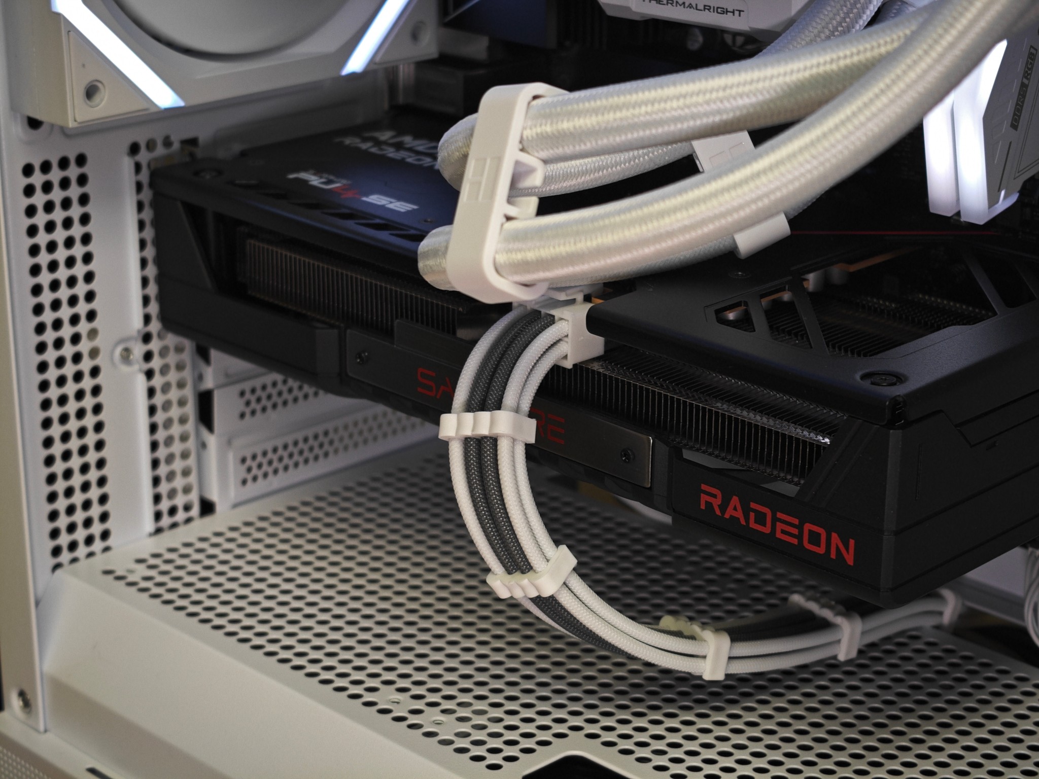1440P/1080P Gaming PC | Ryzen 7 7800X3D, RX 9060 XT 16GB, 32GB DDR5, 1TB Gen4 NVMe, 2.4" LCD