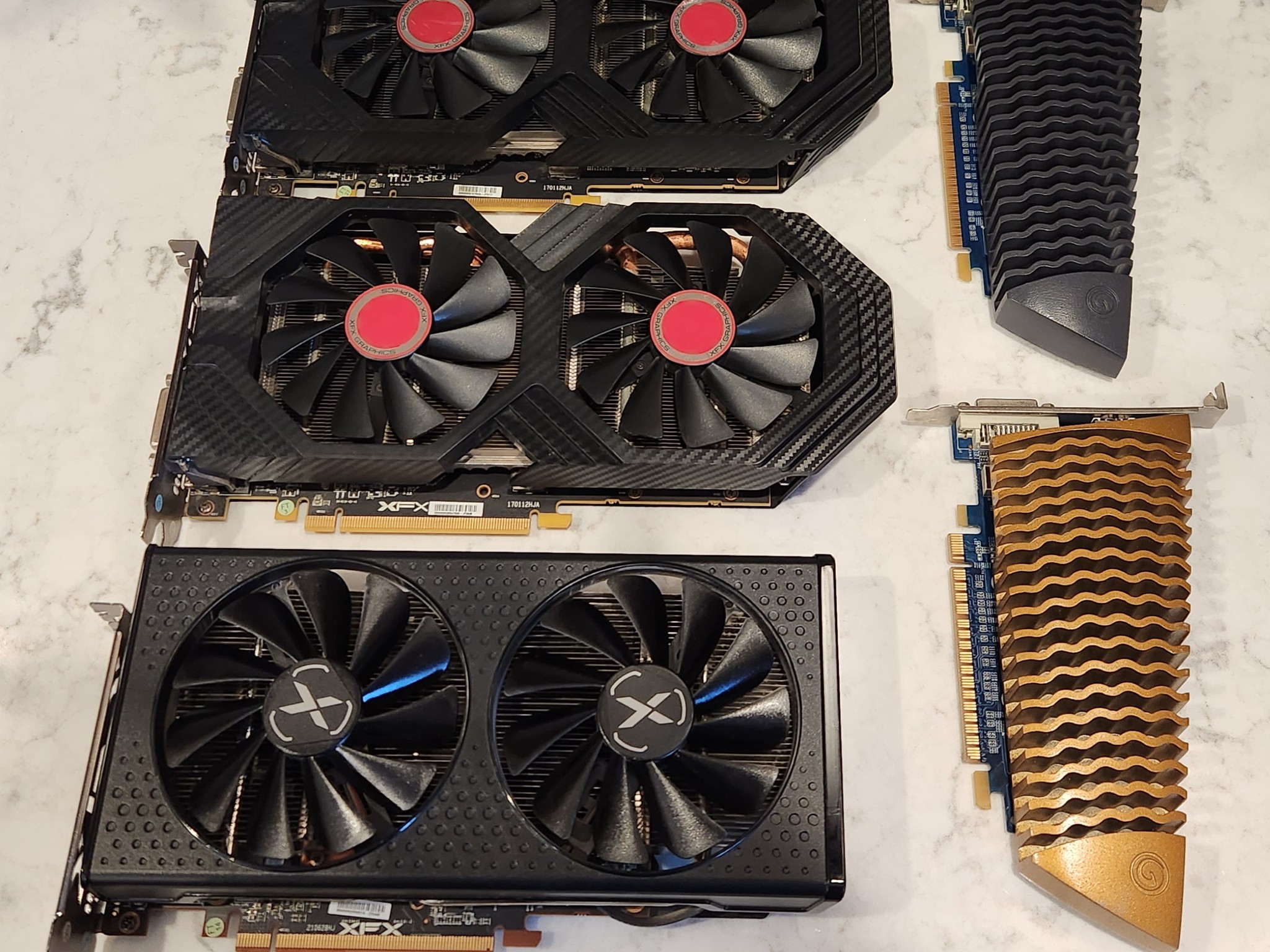 FOR UCW | 2× 580 8GB, 1x 6600 8GB, 2× GT 710 1GB "Feesh" - Used