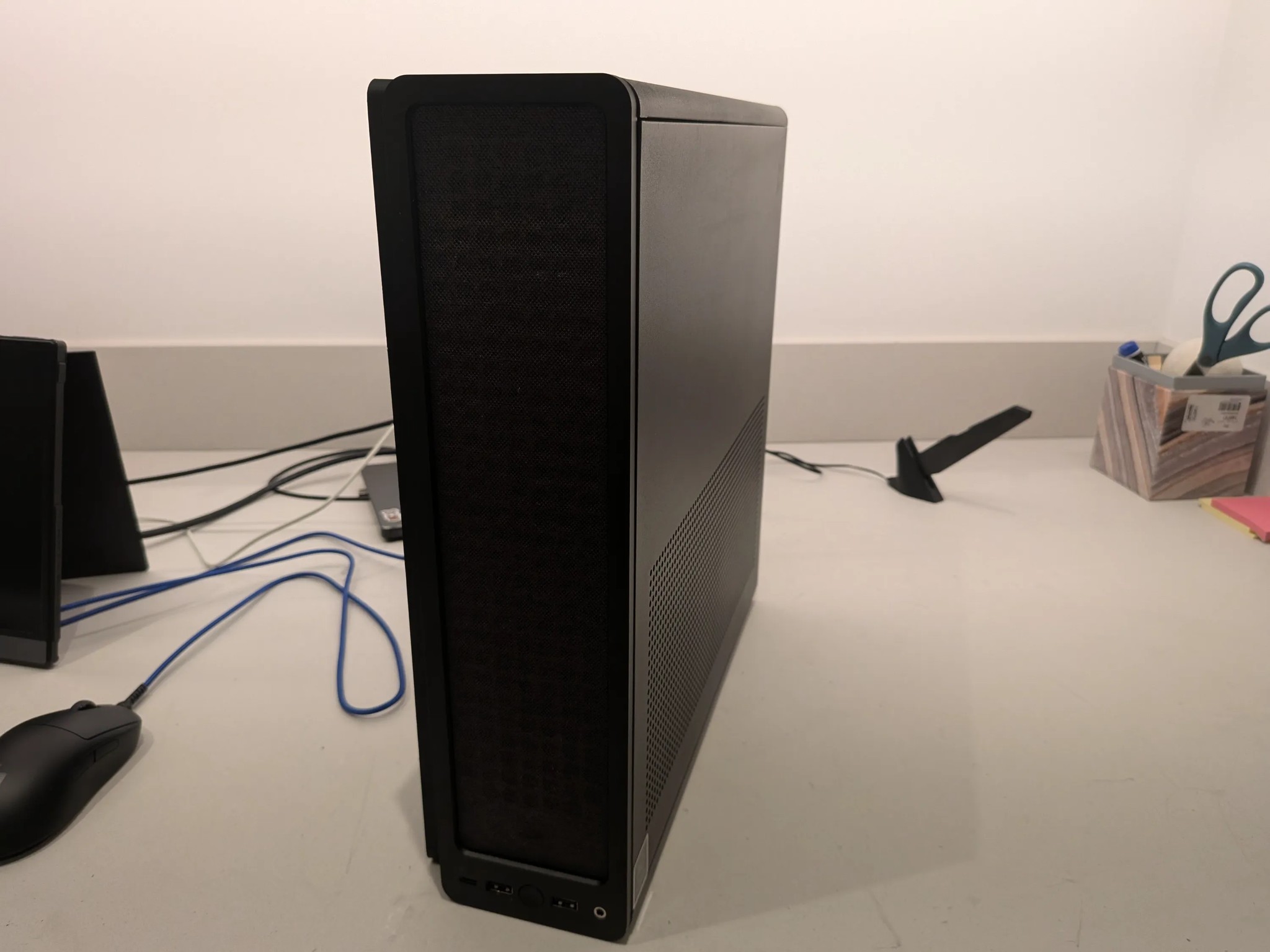 Black Ridge - RX 9060XT 16GB, Ryzen 5 7500F, 32 GB DDR5 RAM, 2 TB Gen 4 NVME