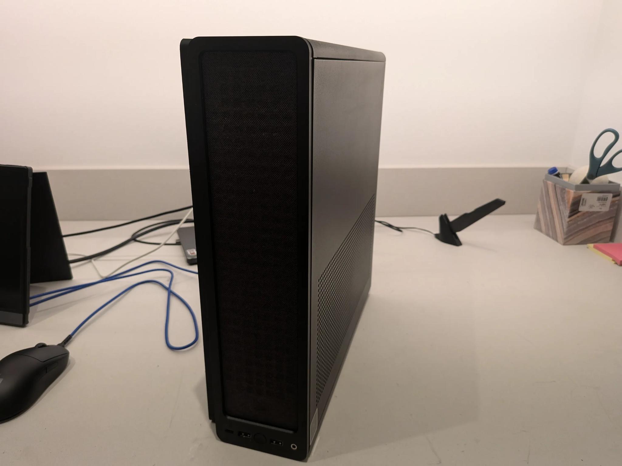 Black Ridge - RX 9060XT 16GB, Ryzen 5 7500F, 32 GB DDR5 RAM, 2 TB Gen 4 NVME