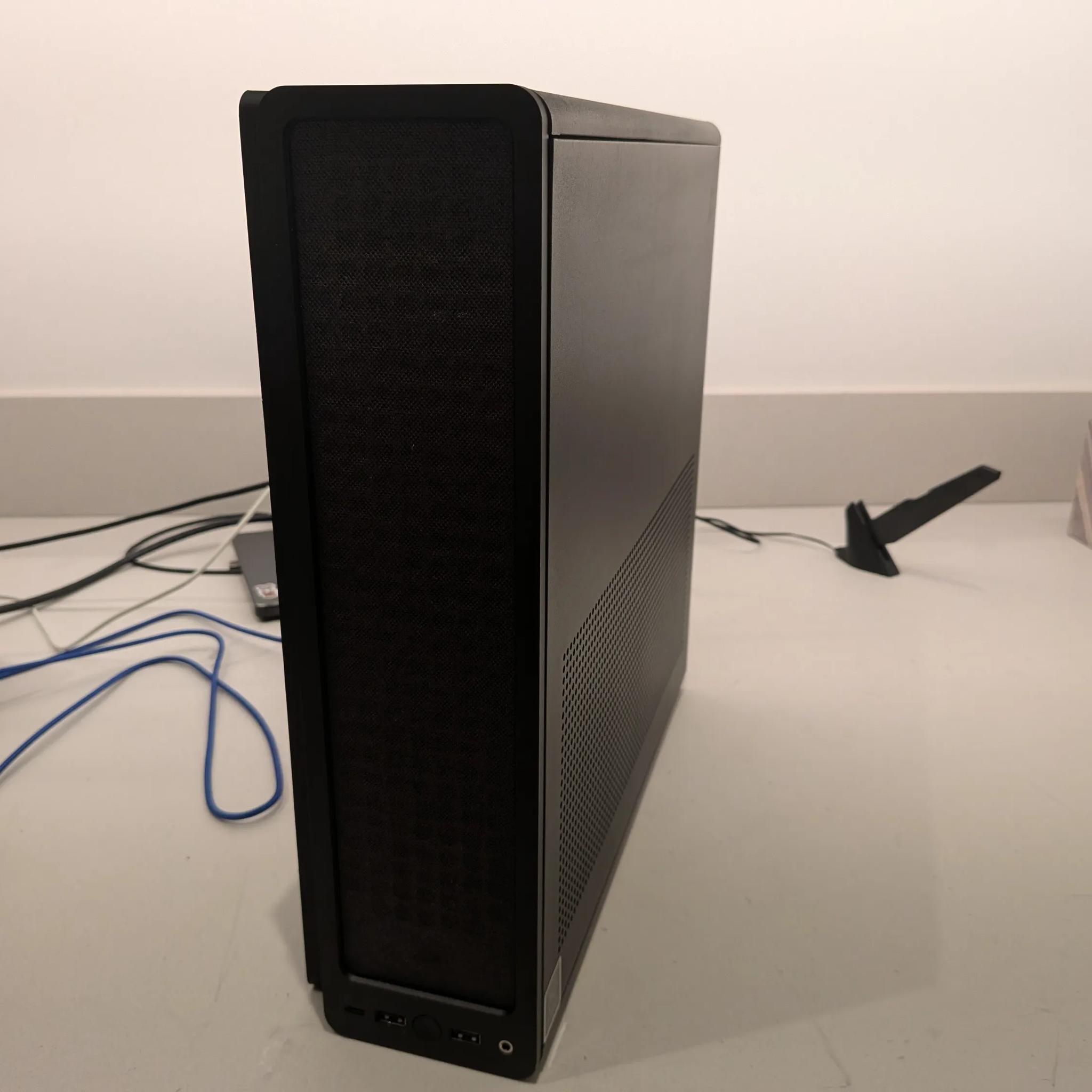 Black Ridge - RX 9060XT 16GB, Ryzen 5 7500F, 32 GB DDR5 RAM, 2 TB Gen 4 NVME