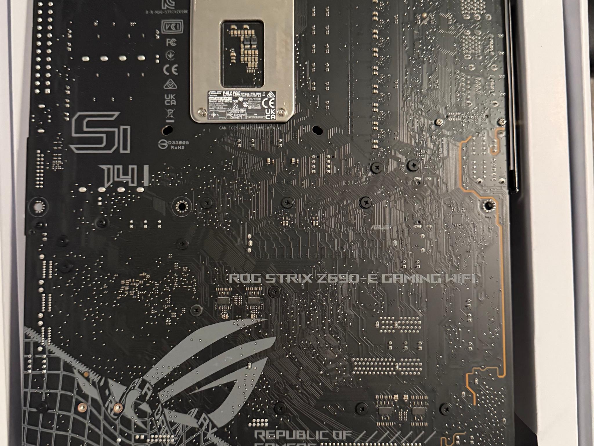 ASUS ROG STRIX Z690-E GAMING WIFI - Image 5