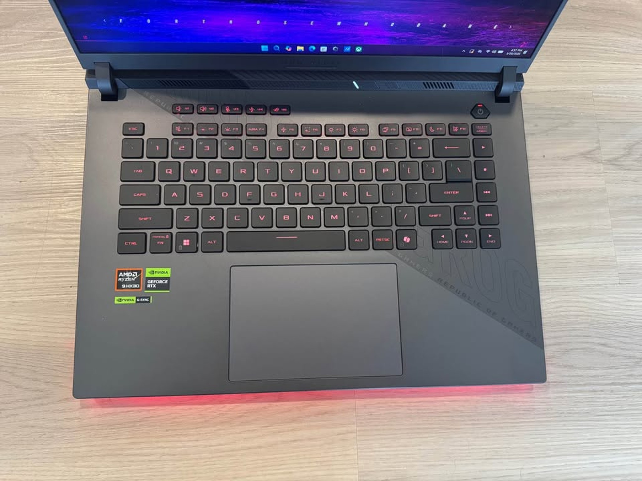ASUS ROG Strix G16 - Ryzen 9 9955HX3D RTX 5070 Ti 32GB RAM 1TB SSD 16" 2.5K 240Hz