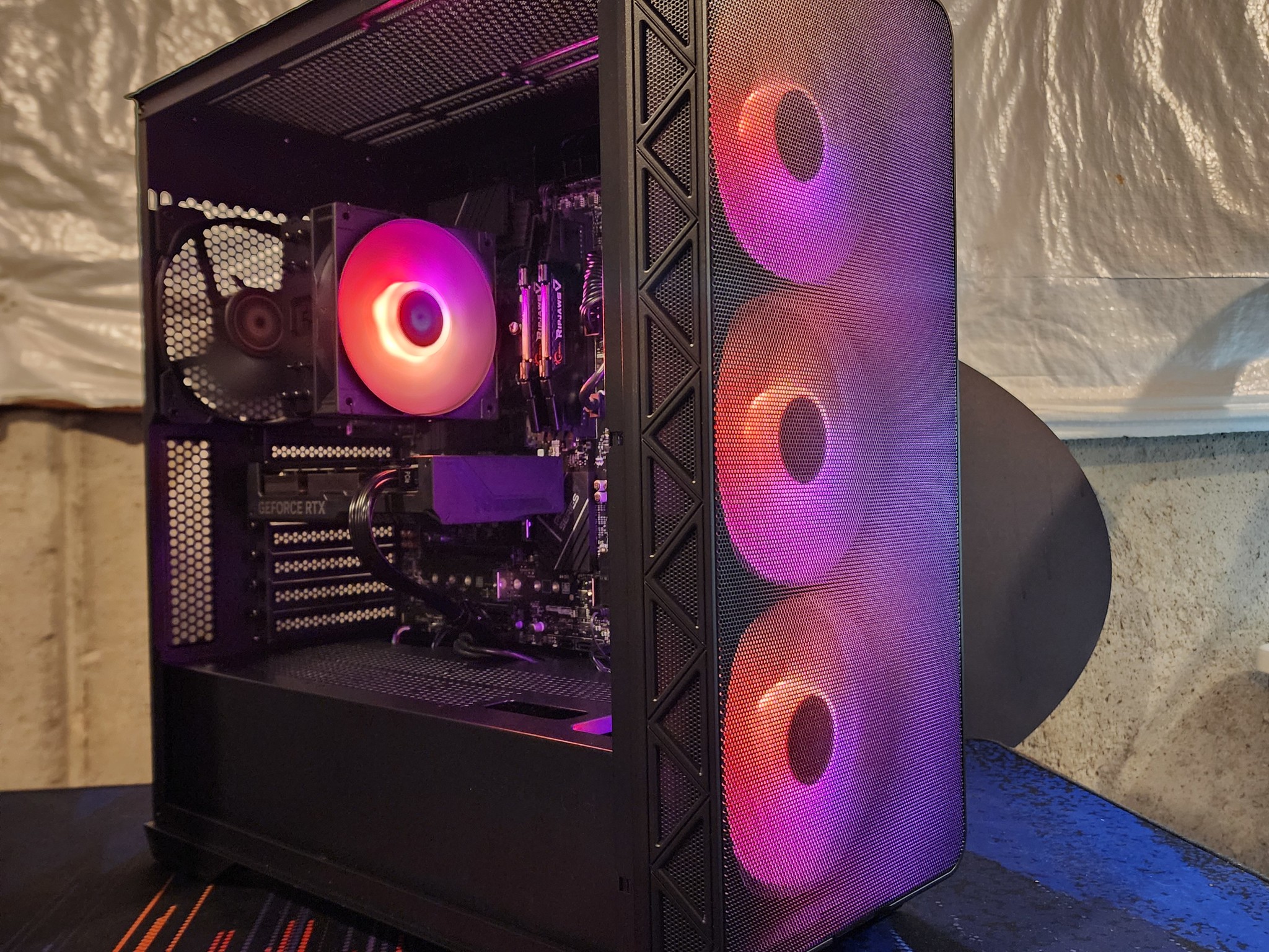 Nvidia RTX 4060 Ti / i5-12600KF / 16GB DDR4 / 1TB NVMe SSD