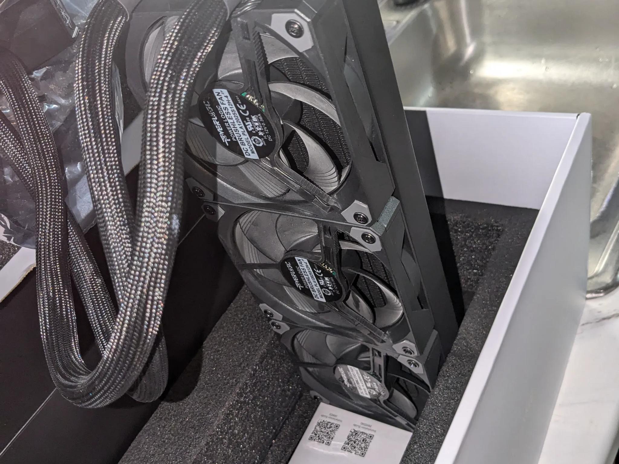 Nvidia RTX 5080 Msi Suprim liquid Soc edition