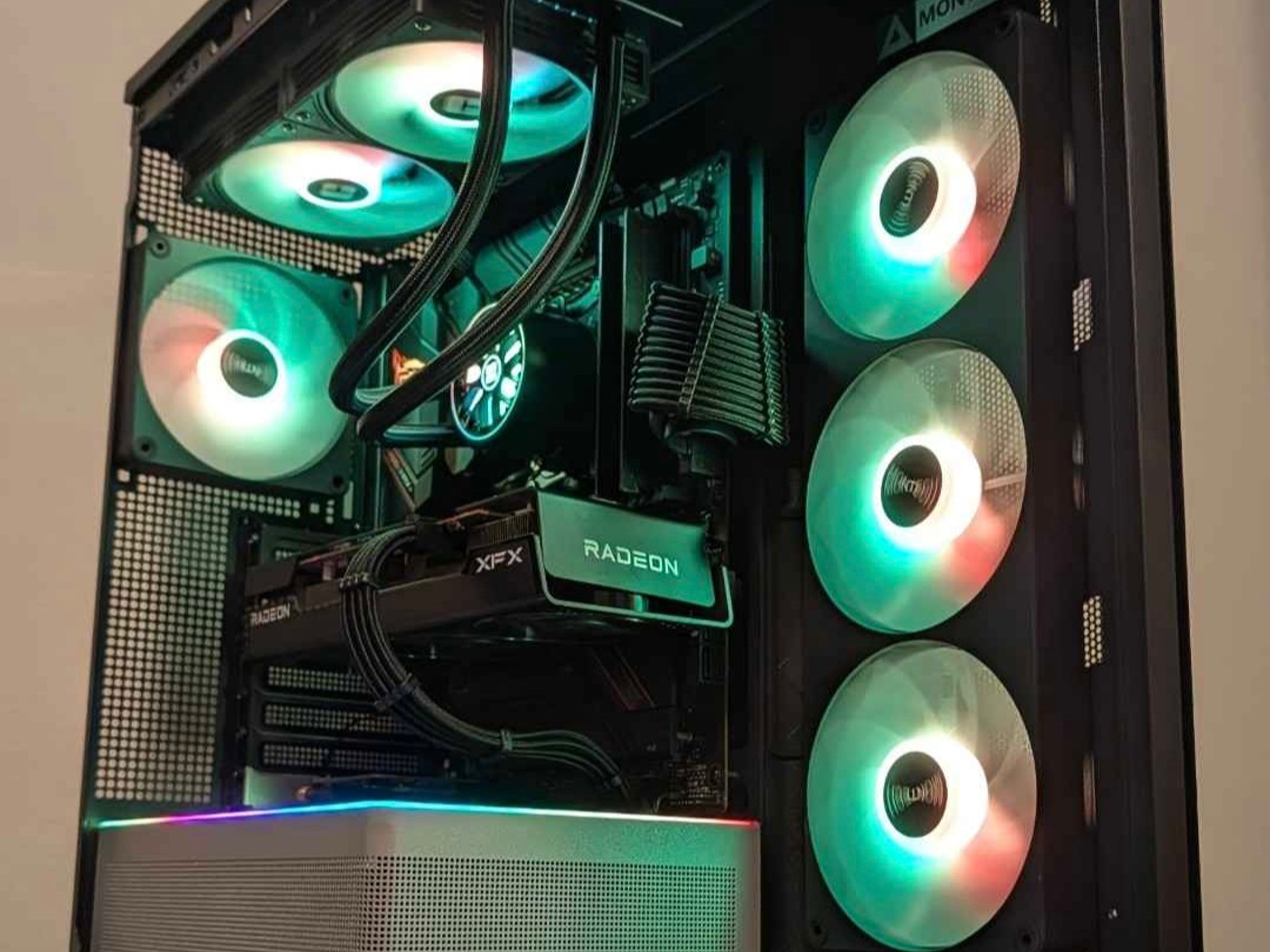 Custom Mid-Range Streaming/Gaming PC