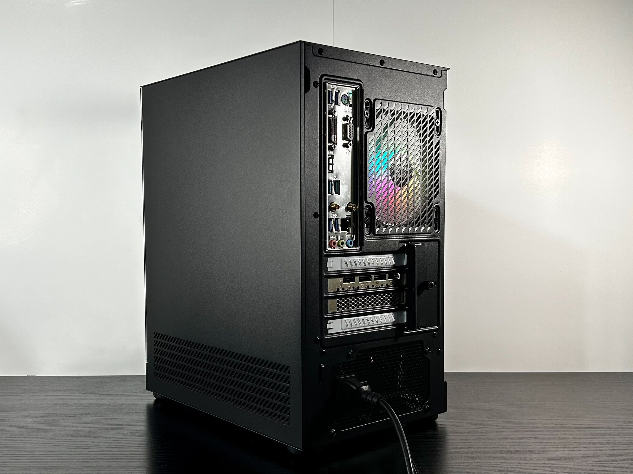 Ryzen 7 5700G + GeForce RTX 3060 12GB | 16GB DDR4 |