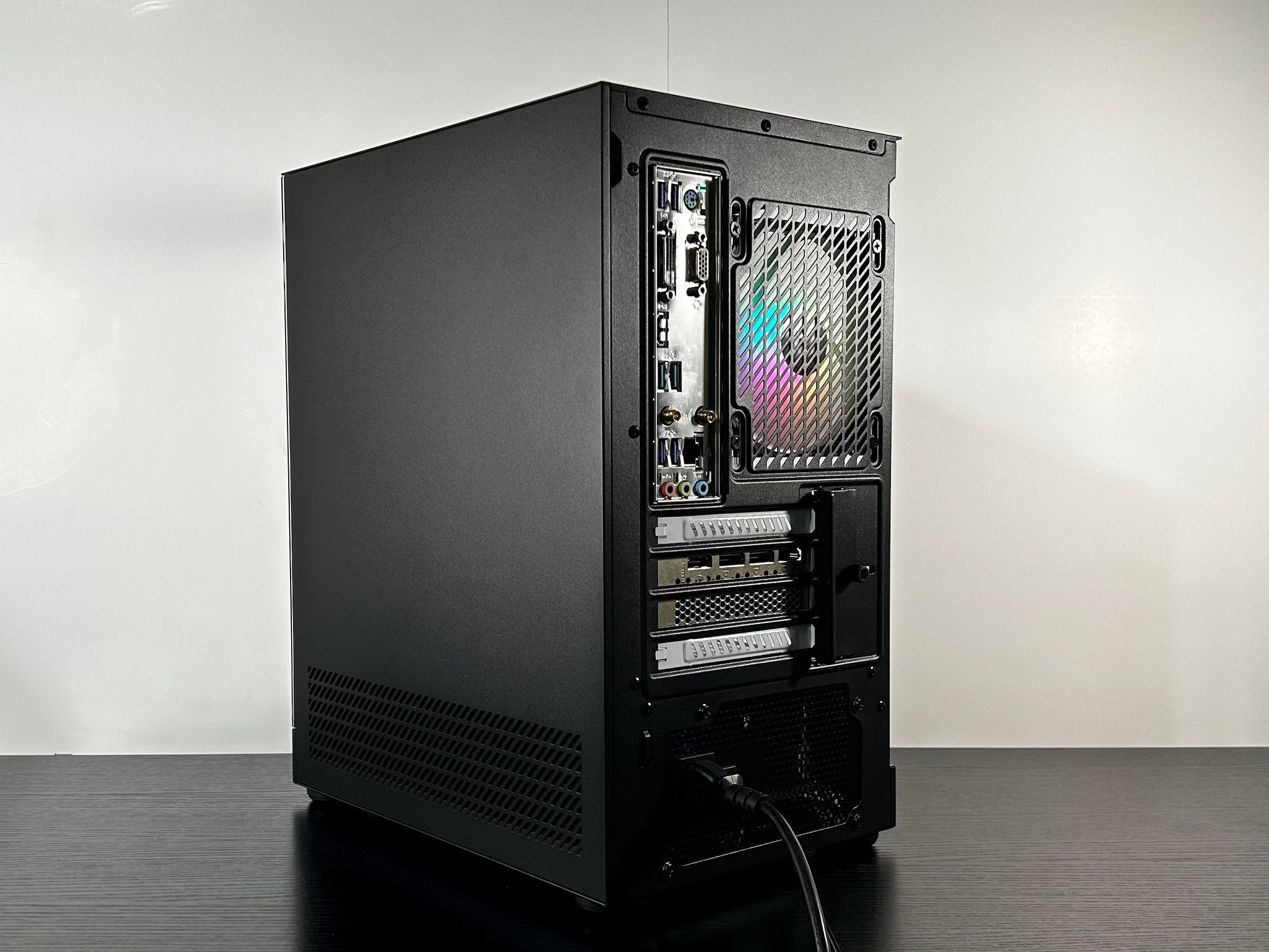 Ryzen 7 5700G + GeForce RTX 3060 12GB | 16GB DDR4 |