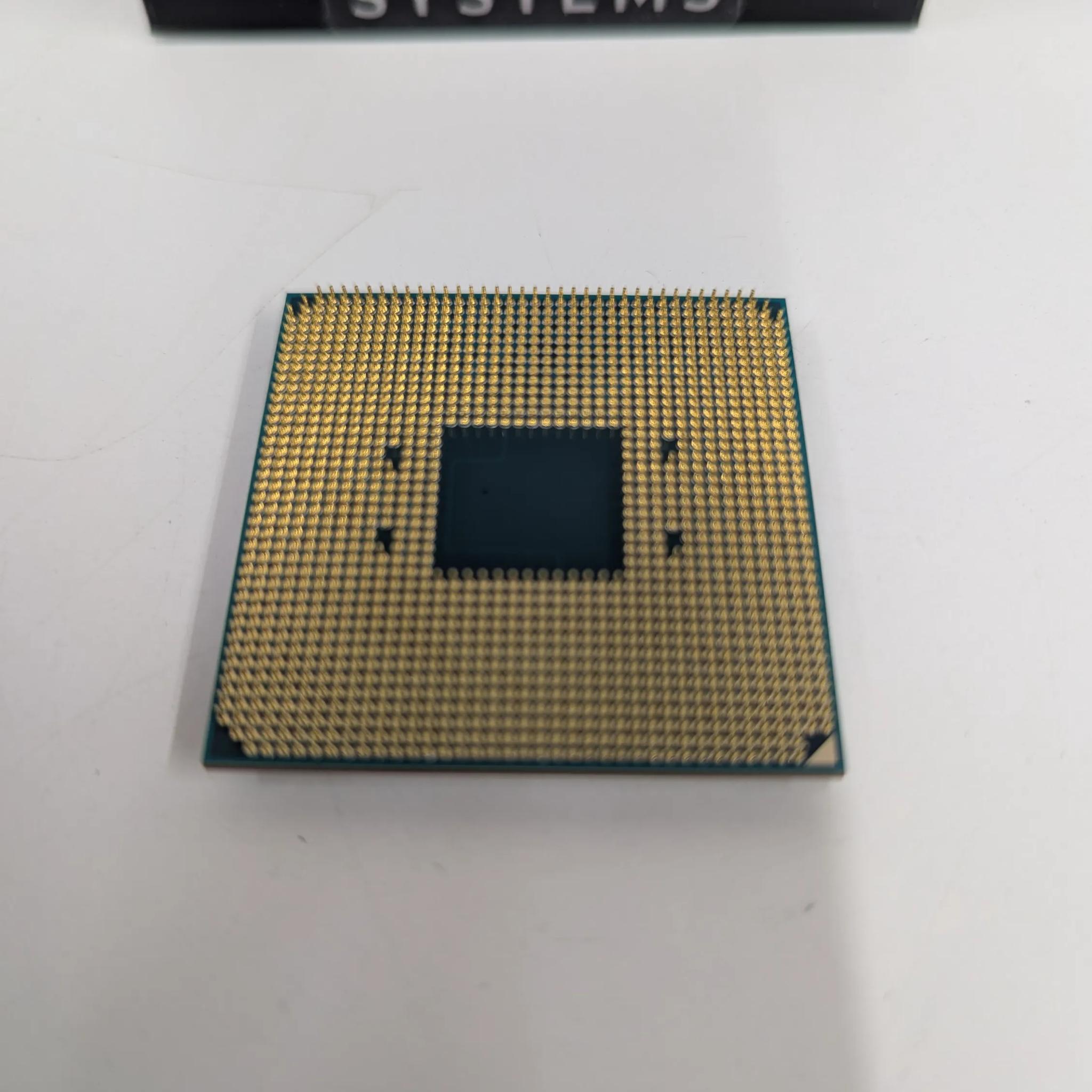 🔹 AMD Ryzen 5 2400G | 4 Cores / 8 Threads | Vega 11 Graphics