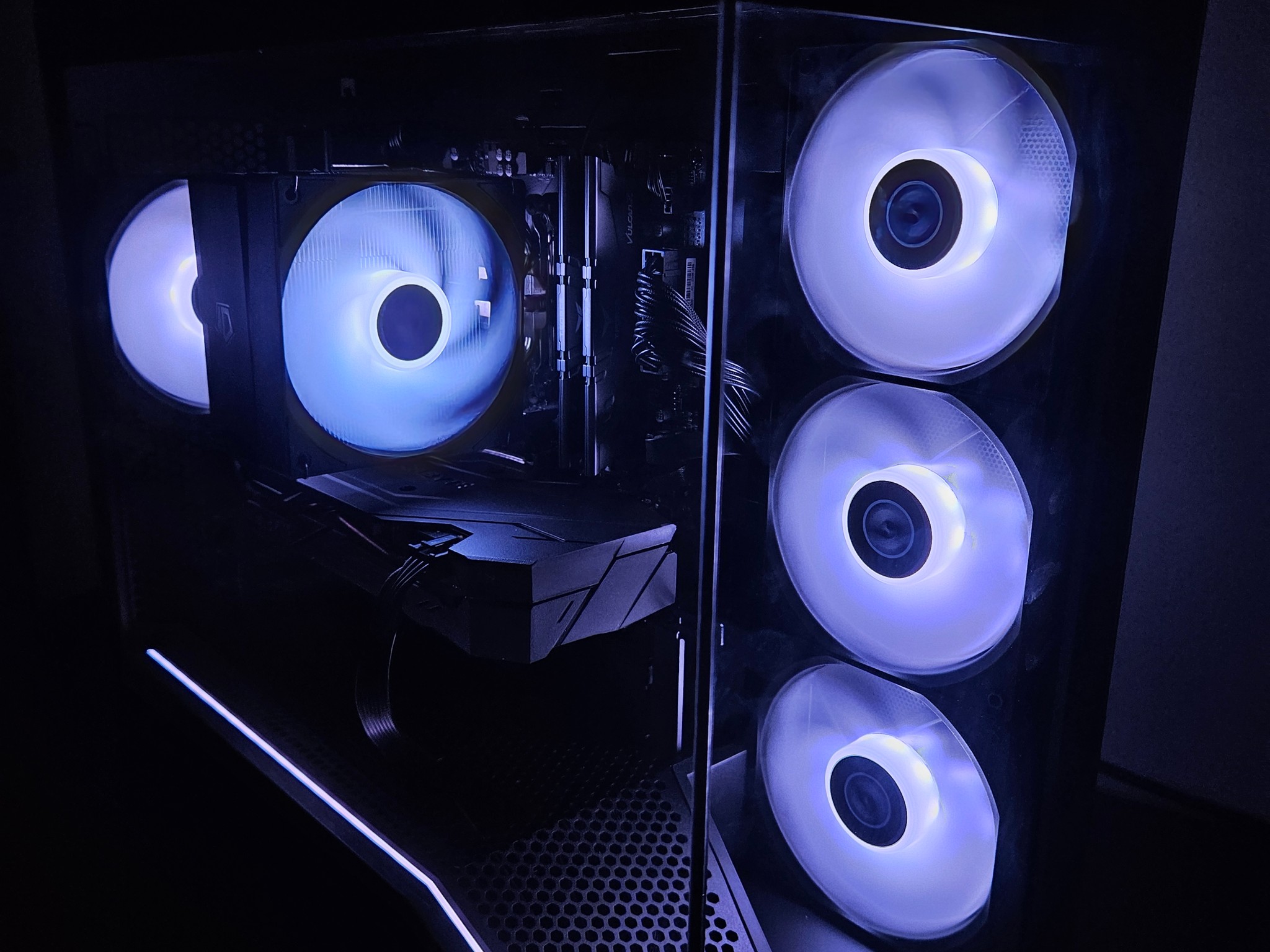 LIAN LI CASE, 5800x, 2060 super, 1tb ssd, RGB Gaming PC!