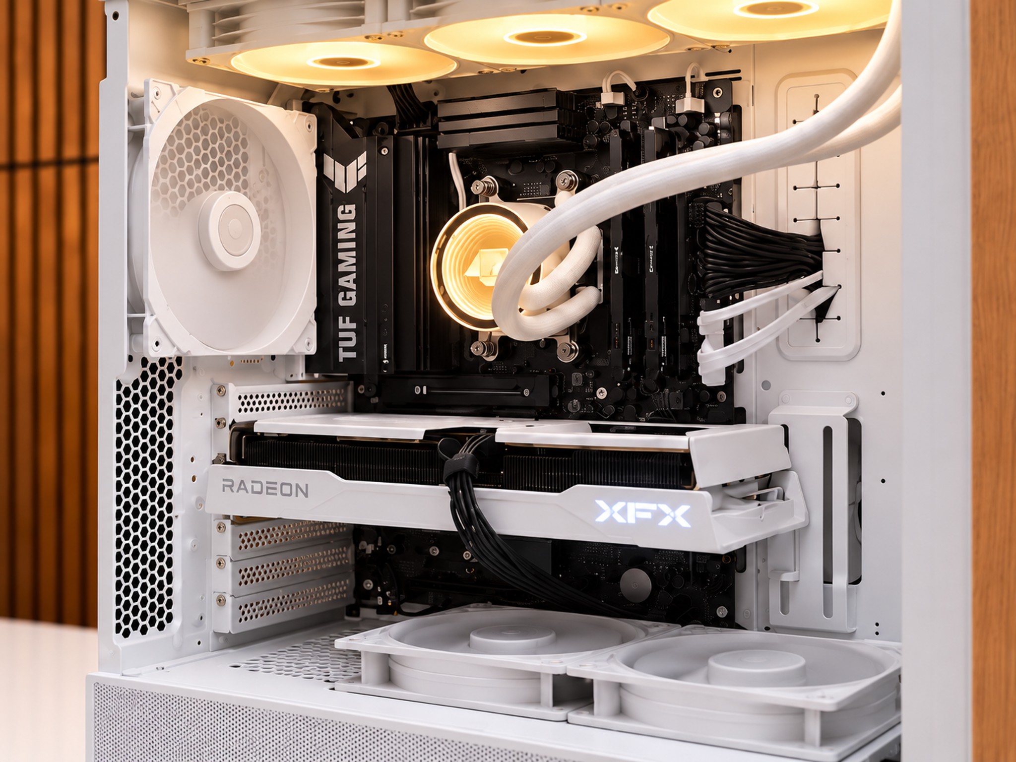 White 1440P Gaming PC V2 | 7700 | 9060XT 16GB💻| 32GB DDR5 | 1TB NVME | WiFi/BT | Windows 11 |