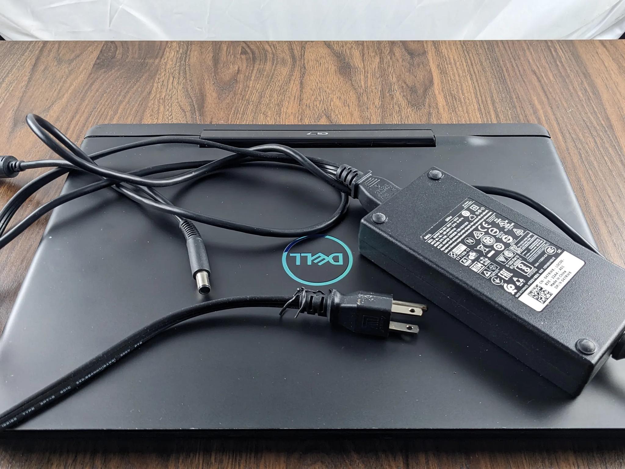Dell G7 15.6" GTX 1660 Ti  i7-9750H 16GB 2666mhz 1TBNVMe 1TB HDD