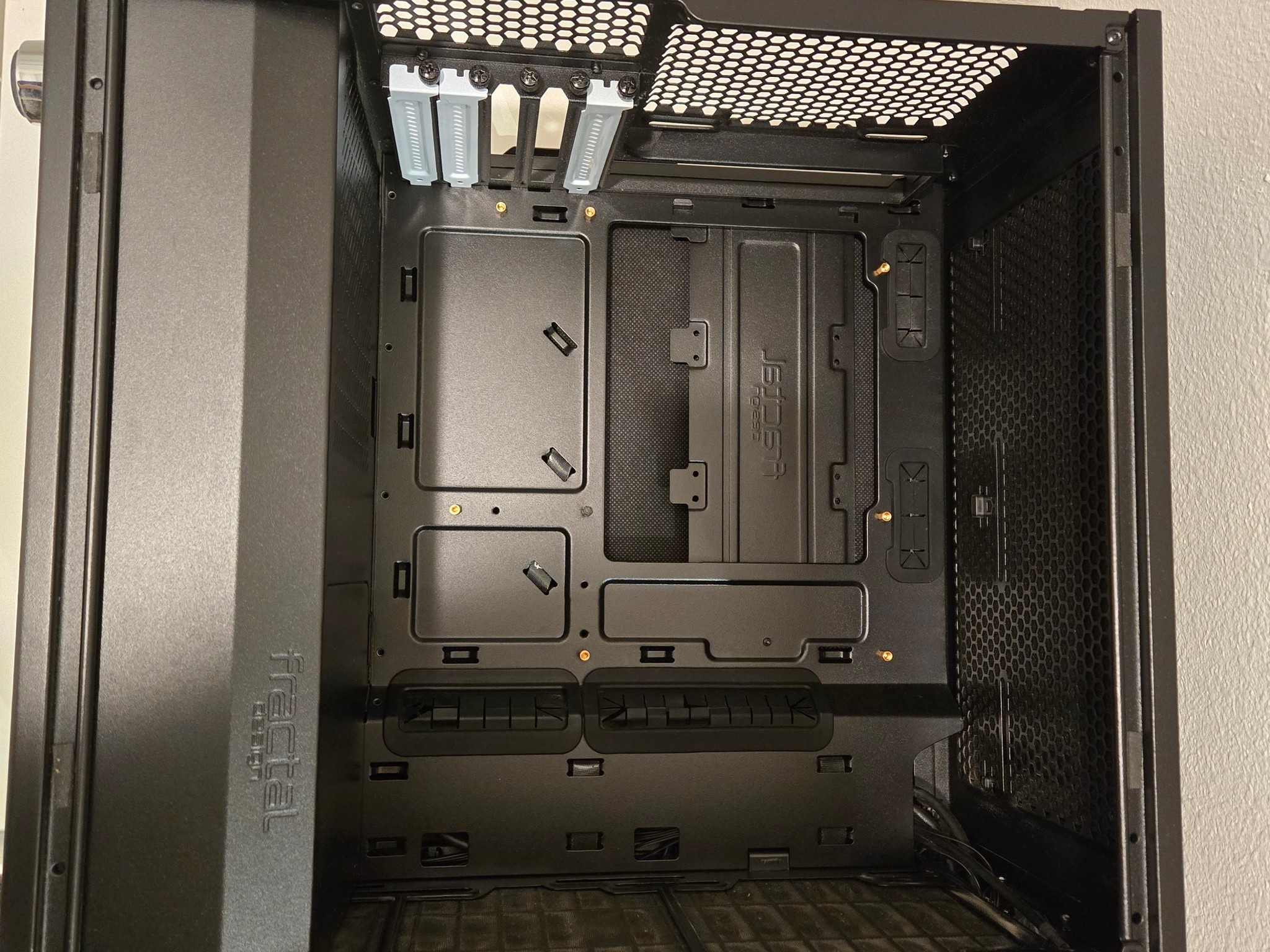 16gb DDR4, AMD 3600X + Cooler, Asus TUF B550M Plus Wifi, Fractal Design Mini C (More Info in Desc)