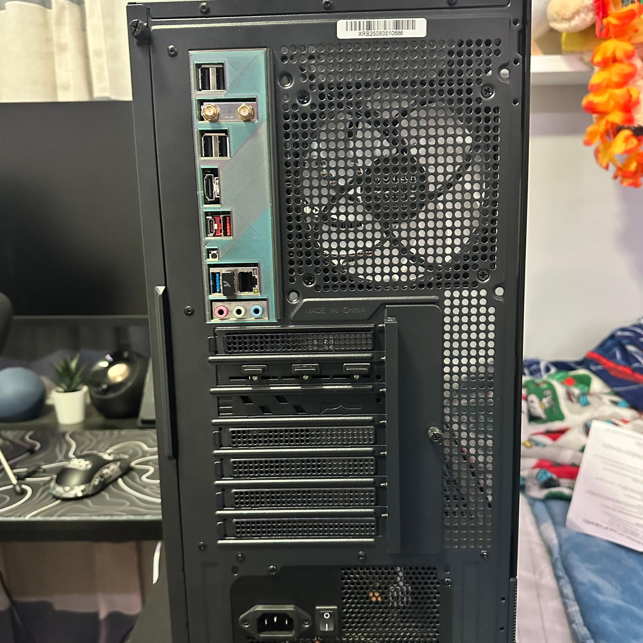 Rx 9060 Xt 16gb, 1440p black gaming pc Beast
