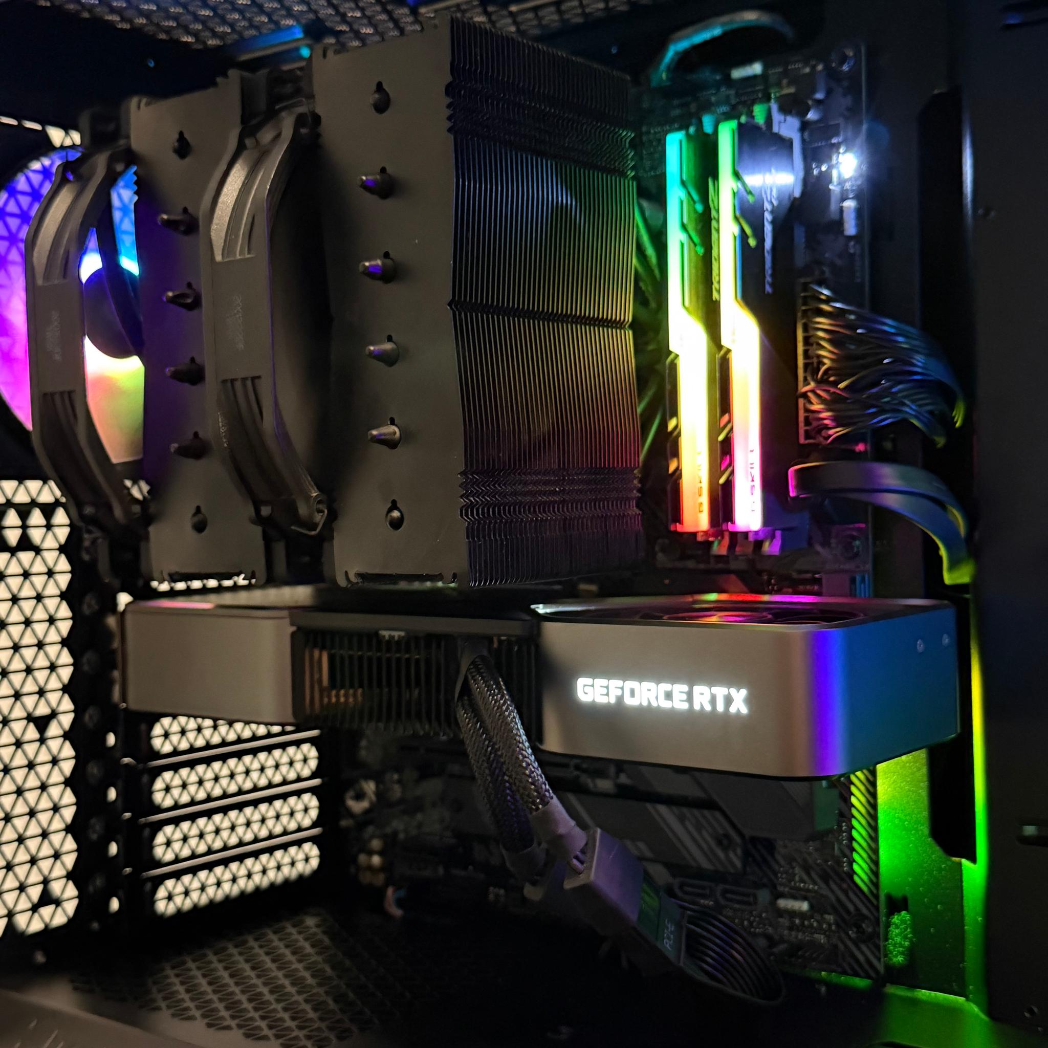 High-End Gaming PC – RTX 3080 Ti FE – Ryzen 7 5800X3D – 32GB RAM – 2TB SSD