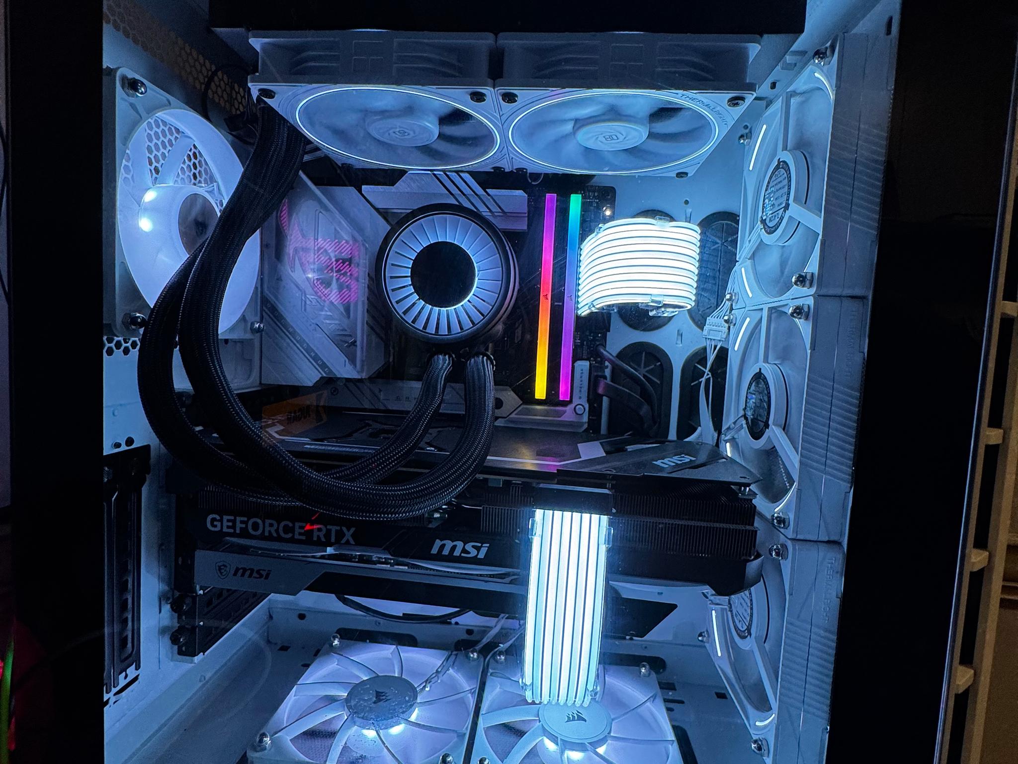 Custom Gaming PC Build + Monitor oled 240hz