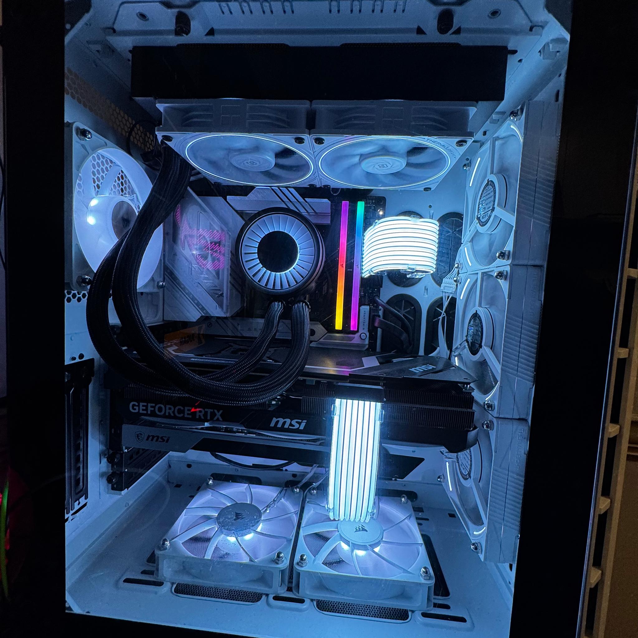 Custom Gaming PC Build + Monitor oled 240hz