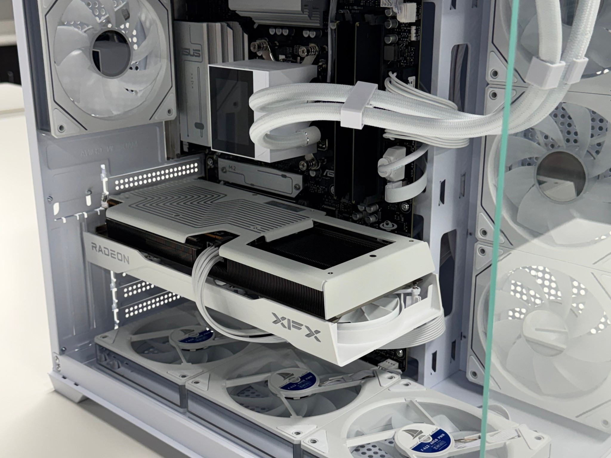 'ALL NEW PARTS' AM5 X3D PC with RX 9060 XT 16GB