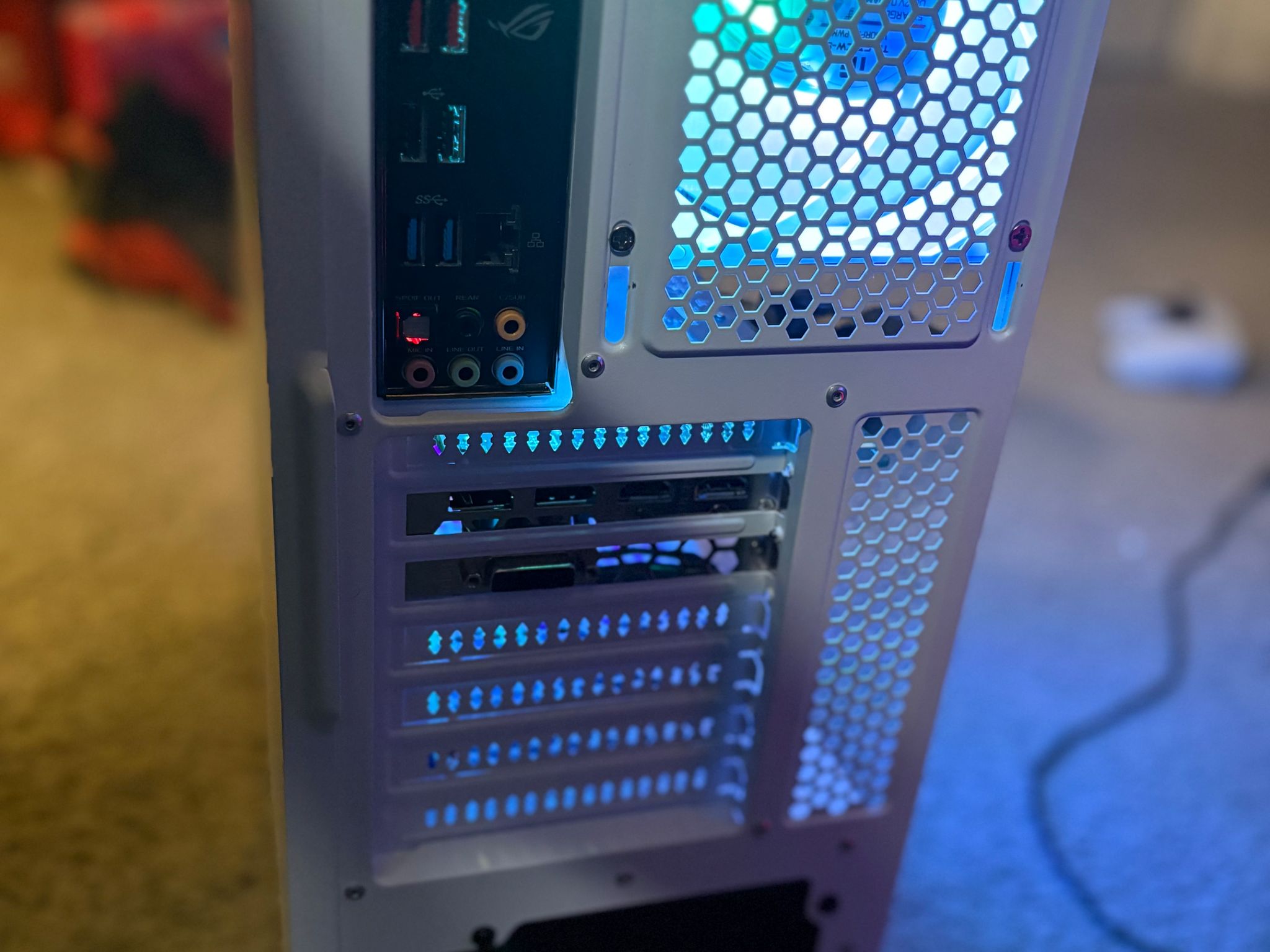 [White Class] Am4 Gaming Pc (Ryzen 5 3600 , Msi Gtx 1080ti 11gb