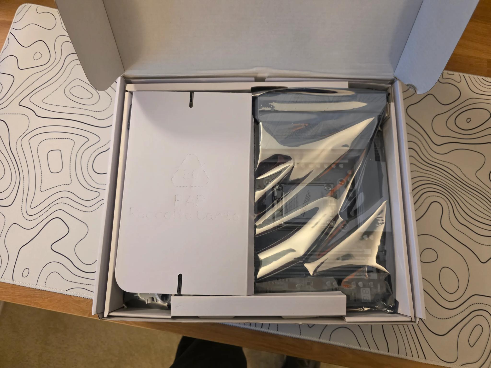 GIGABYTE X870 AORUS Elite WIFI7 ICE AMD AM5 Motherboard, ATX, DDR5, PCIe 5.0, 2.5GbE LAN