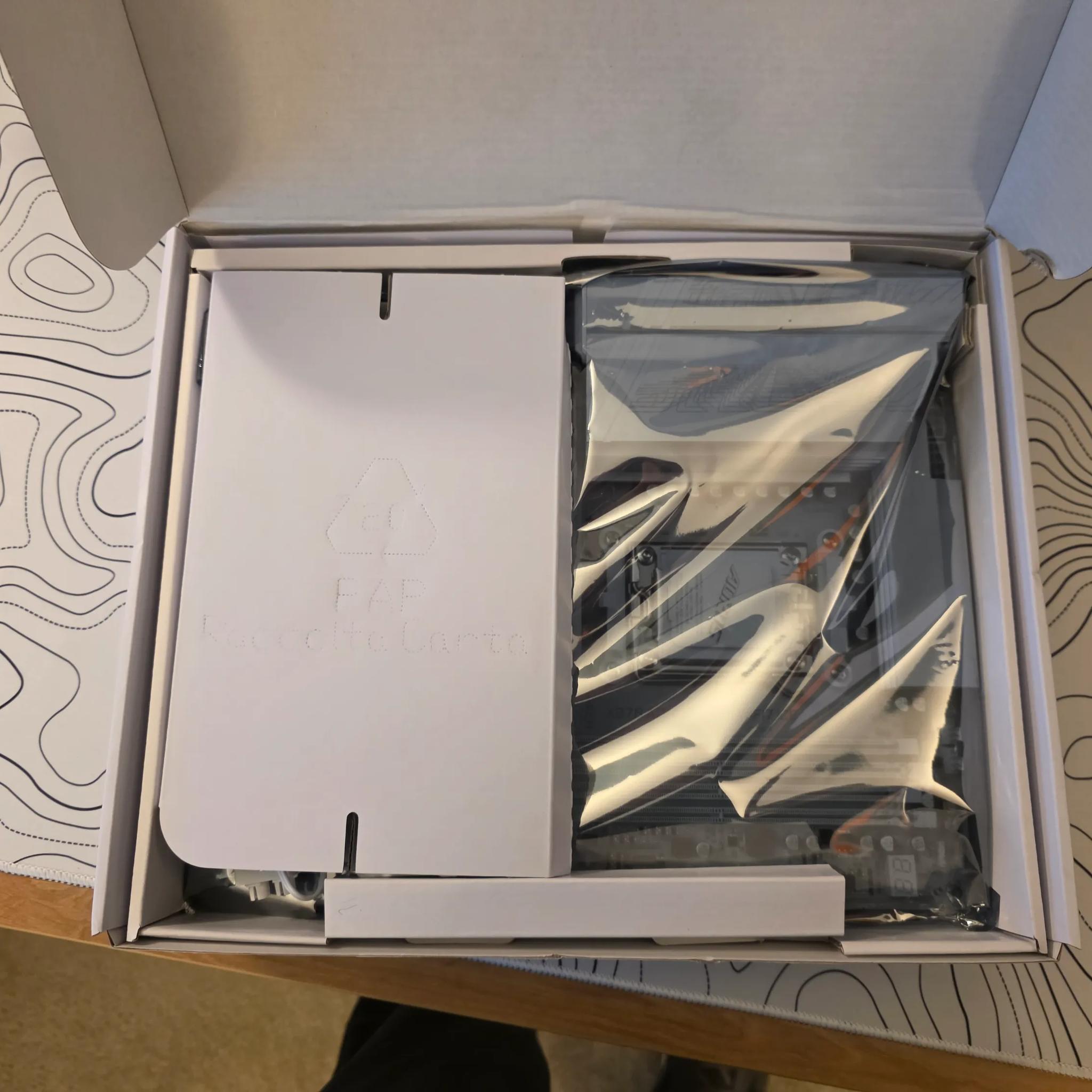 GIGABYTE X870 AORUS Elite WIFI7 ICE AMD AM5 Motherboard, ATX, DDR5, PCIe 5.0, 2.5GbE LAN