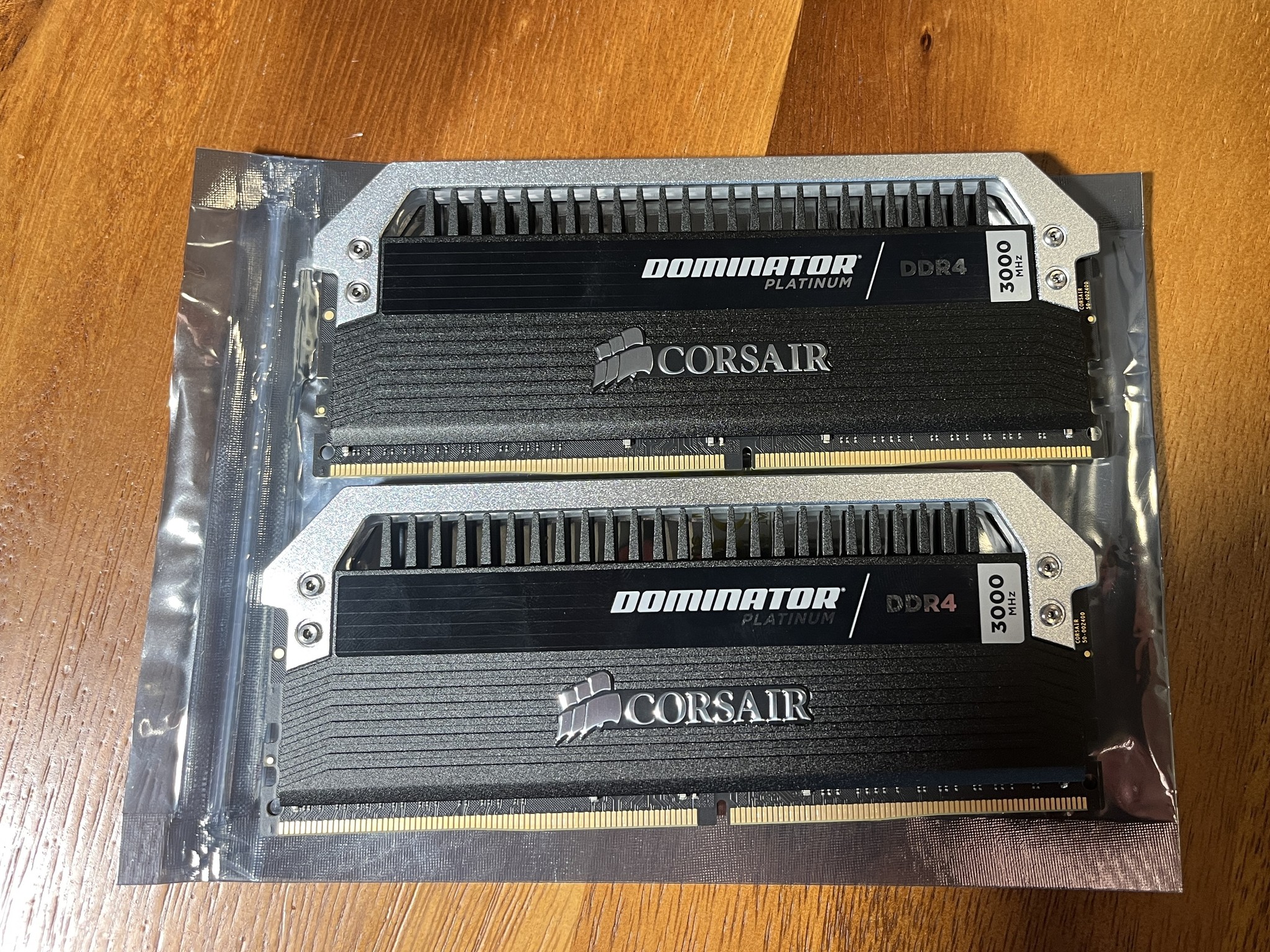 Corsair Dominator Platinum DDR4 16GB (2x8GB) 3000 MHz CMD16GX4M2B3000C15