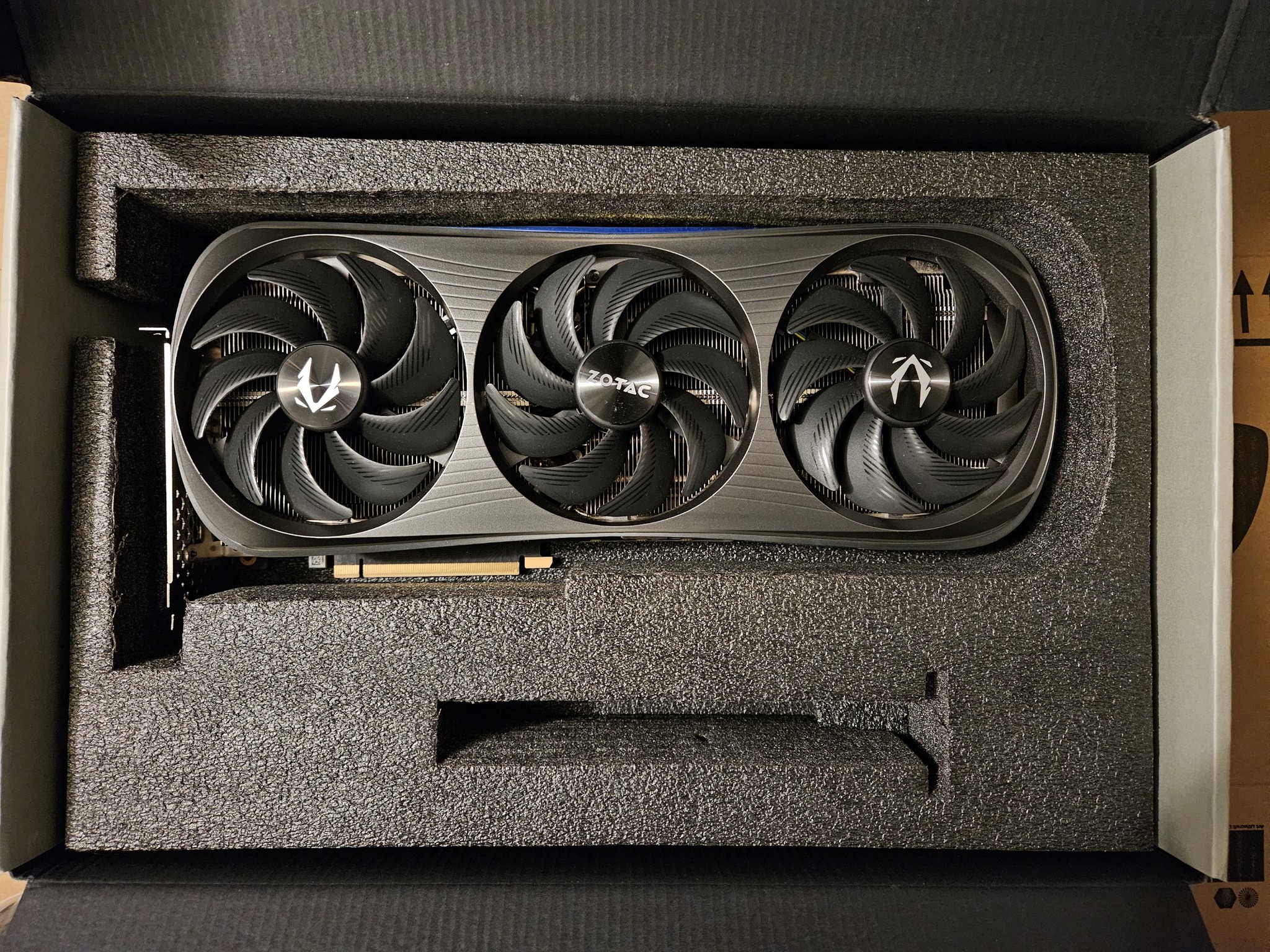 ZOTAC GAMING GeForce RTX 4080 16GB AMP Extreme AIRO - Used - In good condition