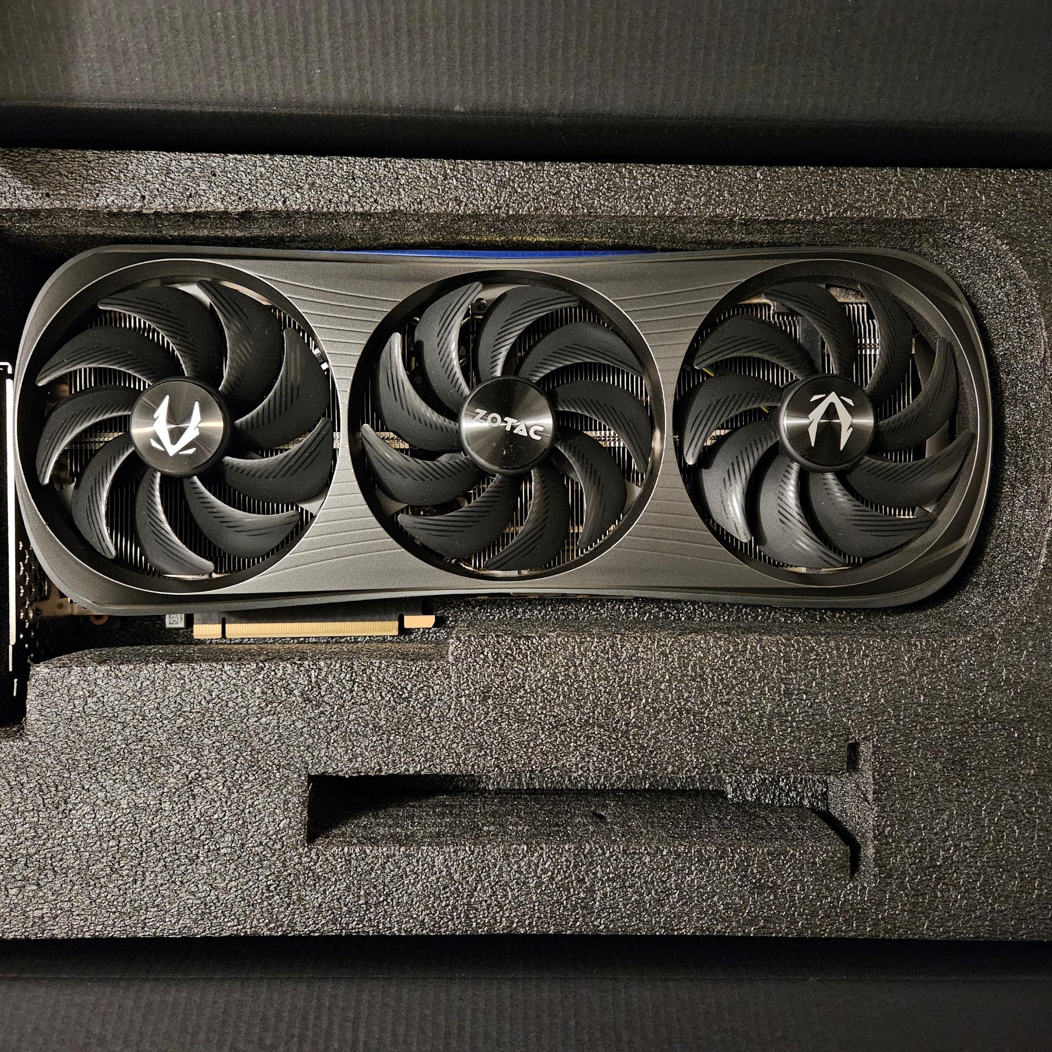 ZOTAC GAMING GeForce RTX 4080 16GB AMP Extreme AIRO - Used - In good condition
