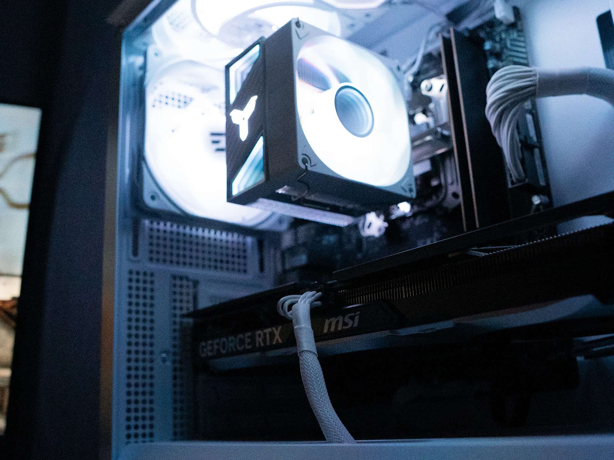 🌨🌨 | MSI RTX 4060Ti | RYZEN 5 7500F | 32GB DDR5 RAM | 1TB | Arctic Snow