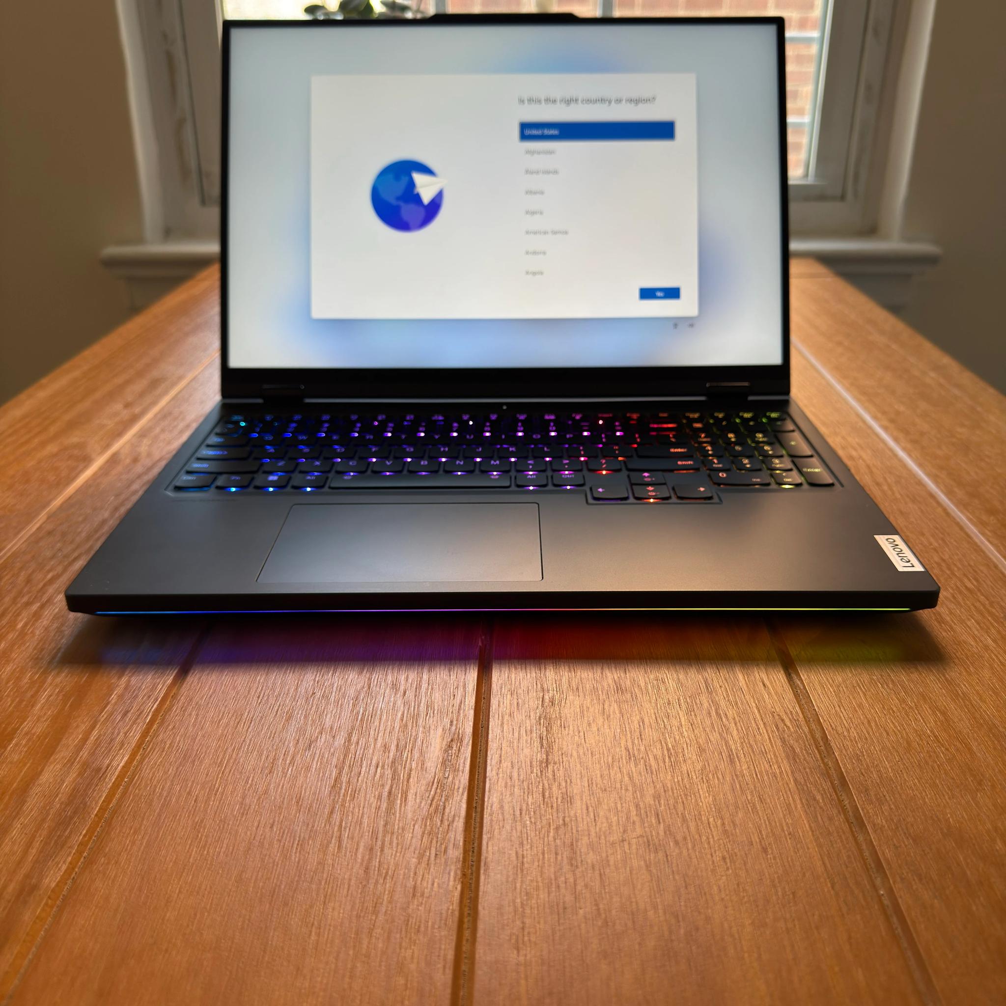 Lenovo Legion 7i Pro gaming laptop (Core i9, RTX 4080, 32 GB, 1 TB)