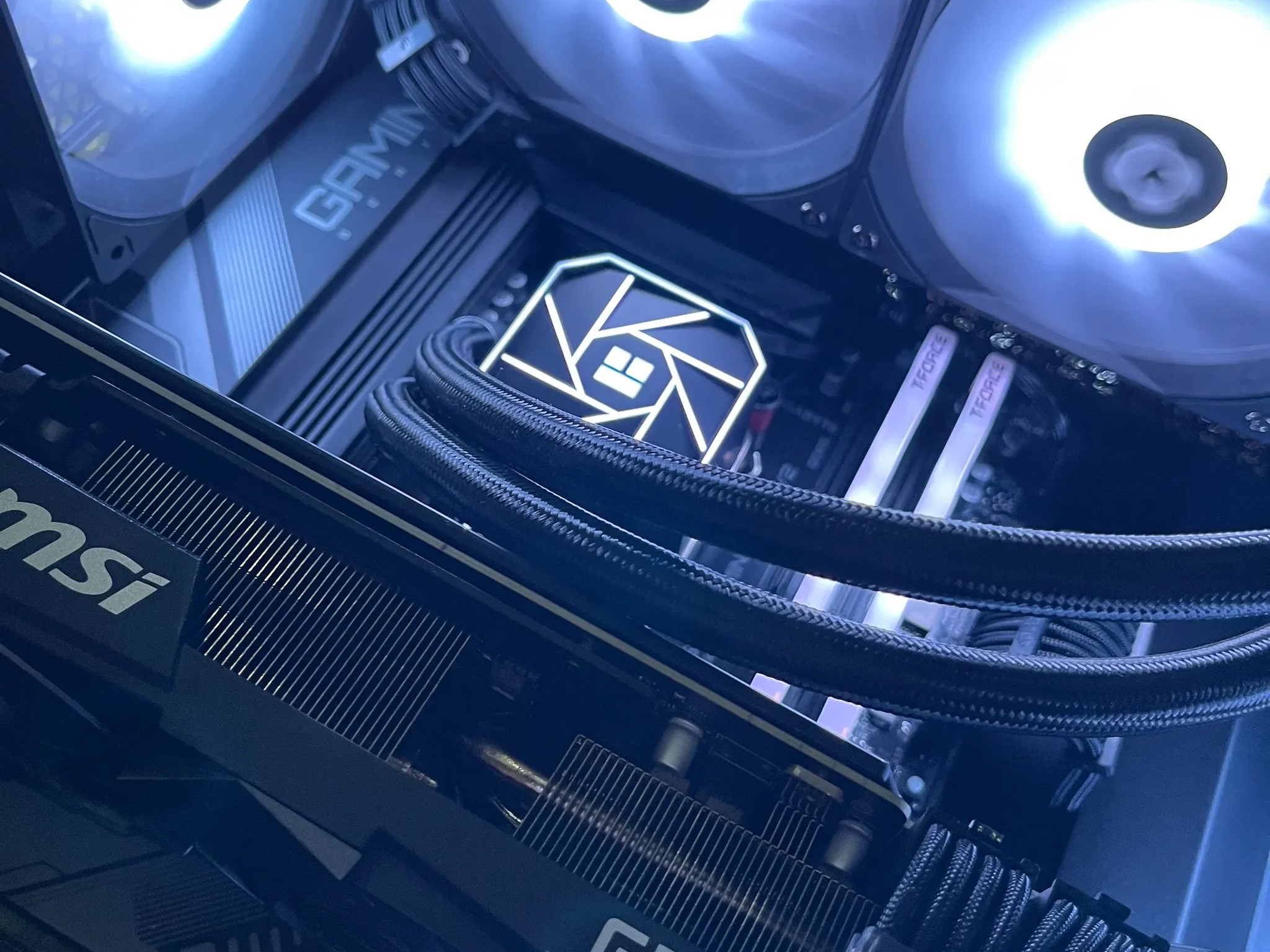 Carbon - 3080 / R7 7700X / 32GB DDR5 / 1TB Gen 4 NVMe Custom Gaming PC