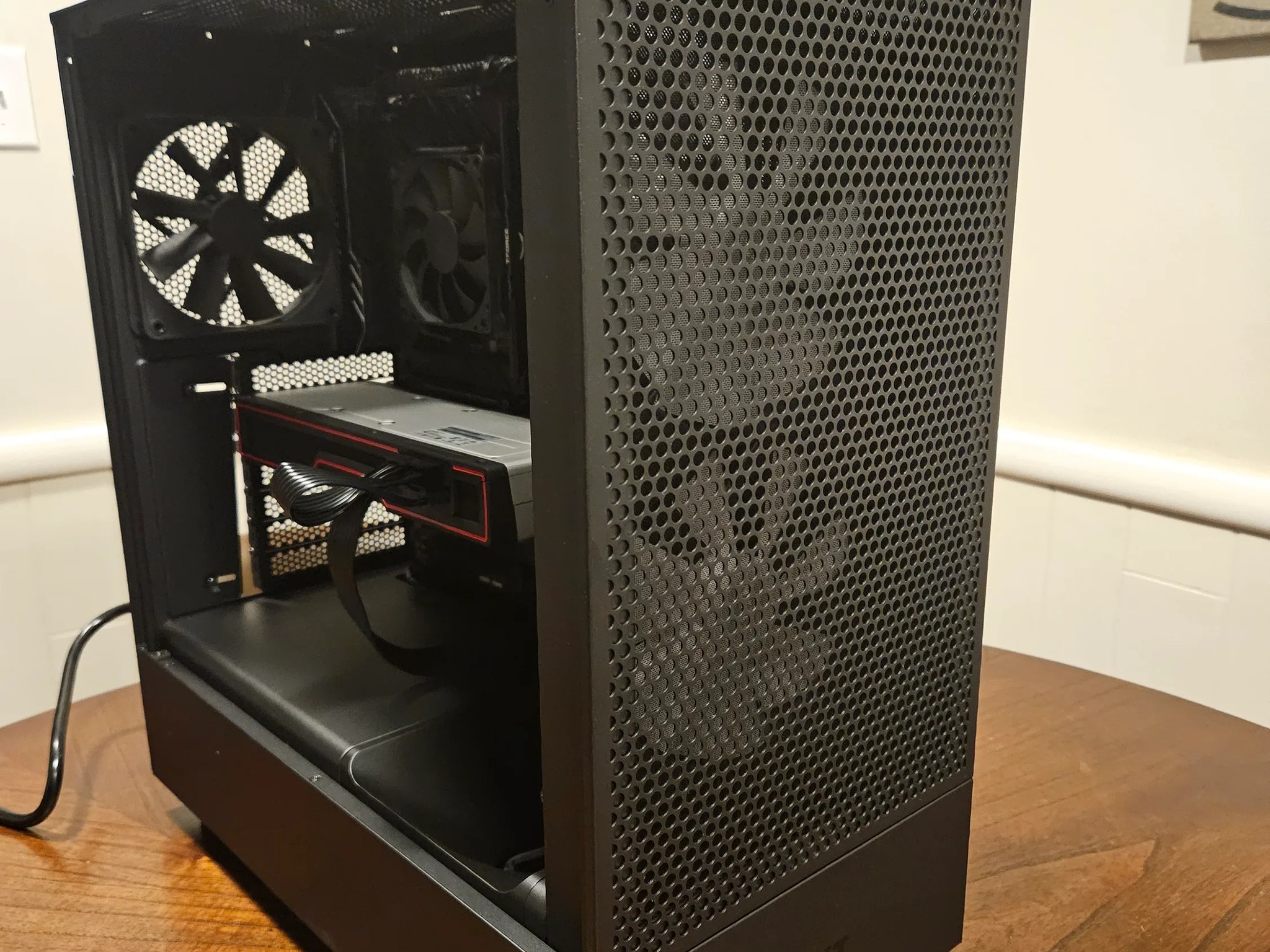 Gaming PC Intel i5 12600k CPU with AMD 6700xt GPU. 500 gb ssd M.2 drive and 16 gb of ddr4 ram