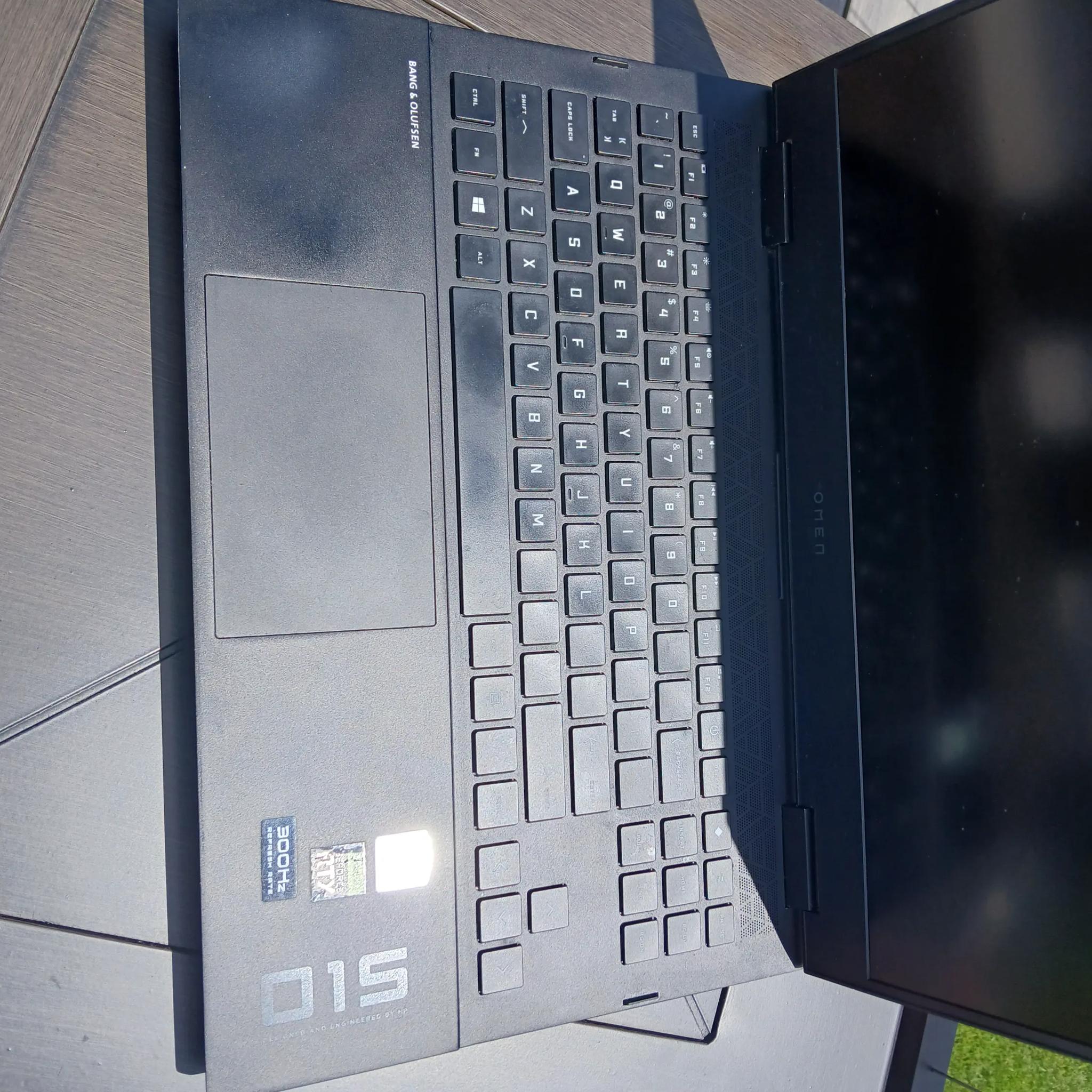 HP Omen 15-ek1013dx | Intel i7-10750H, RTX 3070, 32GB RAM, 512GB NVMe, 1080p 300Hz 15.6", Windows 11