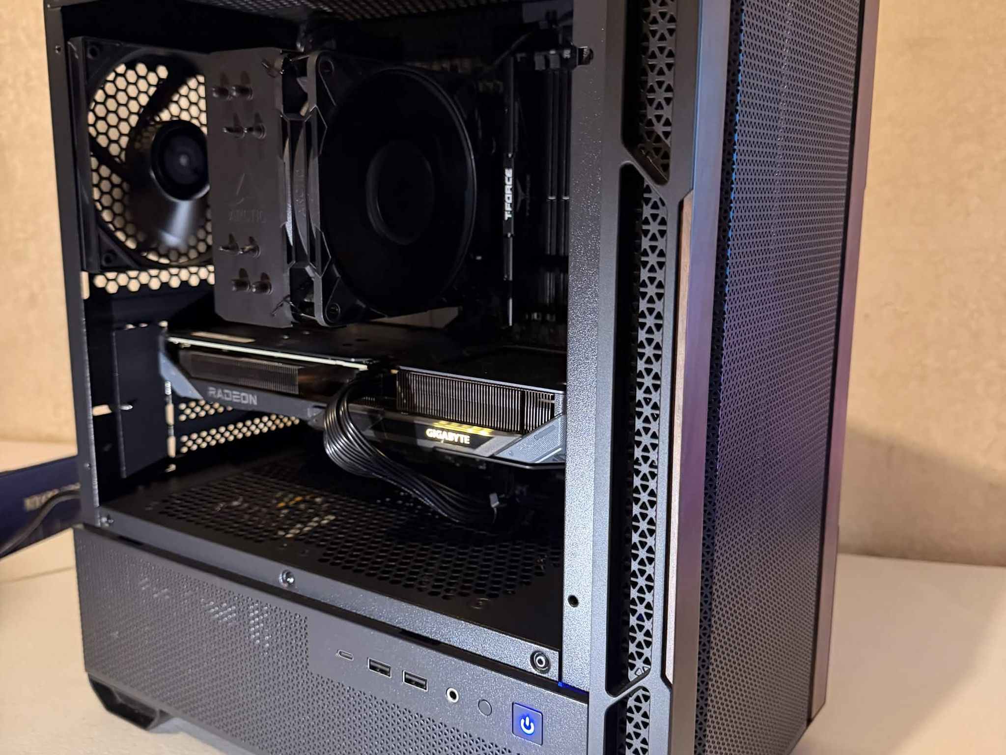 Radeon RX 9060 XT 16GB Custom Gaming PC - Ryzen 5 7500F, 16GB RAM