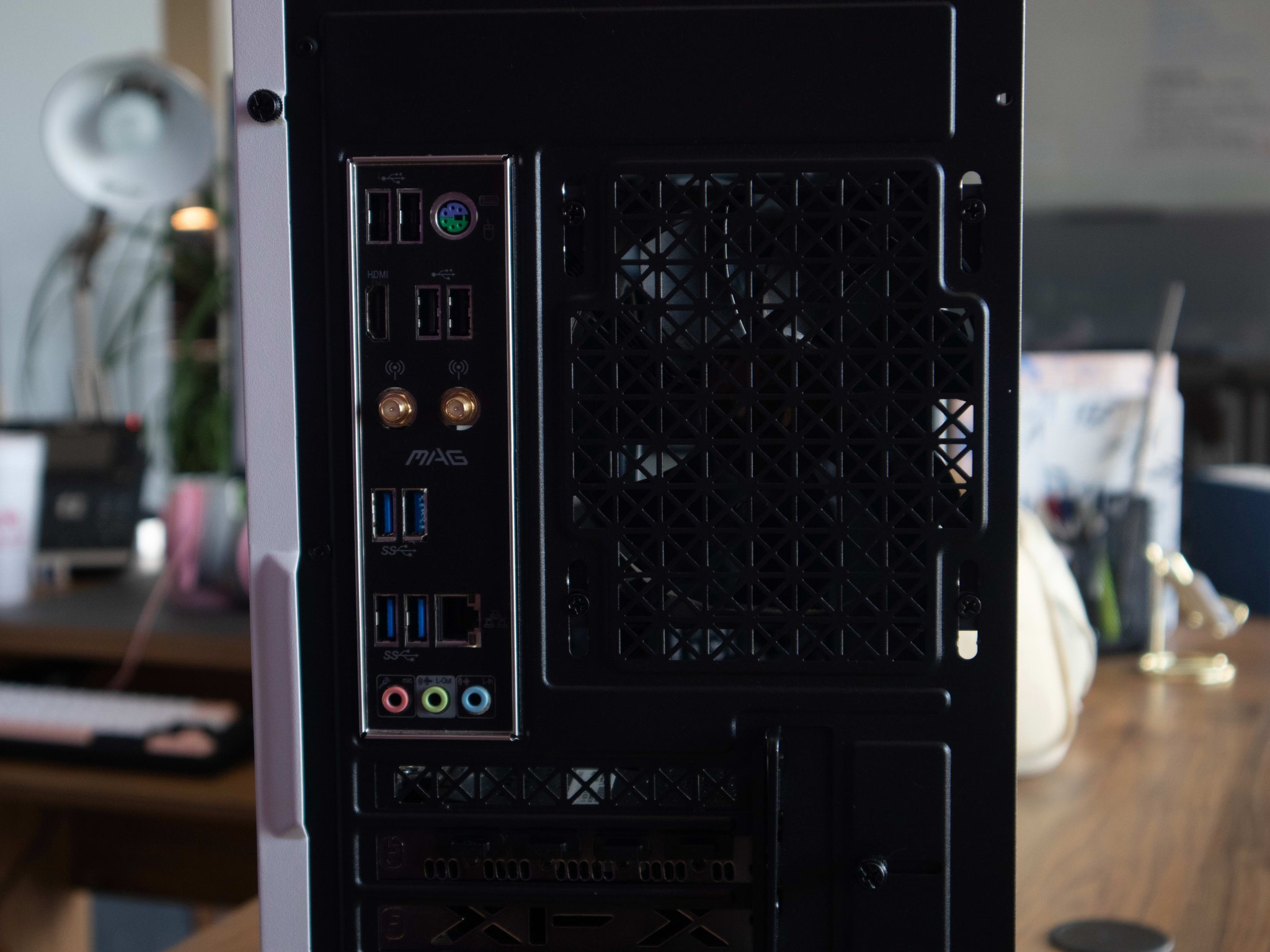 Ryzen 5 4500 / RX 6600XT Mid Range PC Build