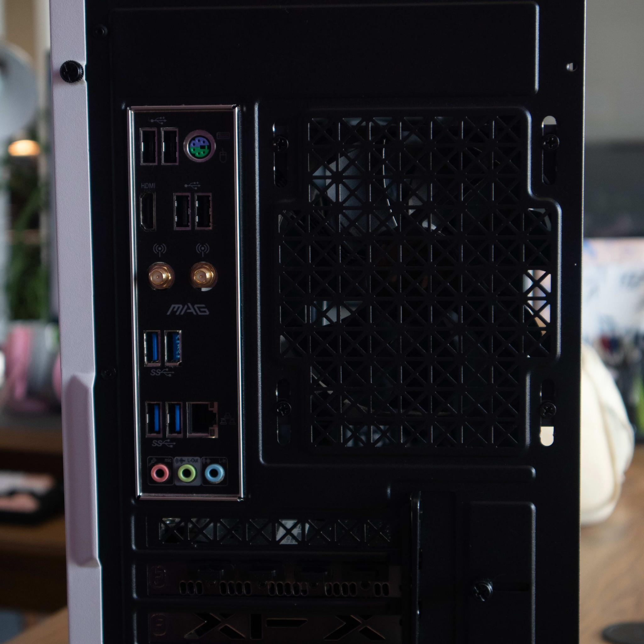 Ryzen 5 4500 / RX 6600XT Mid Range PC Build