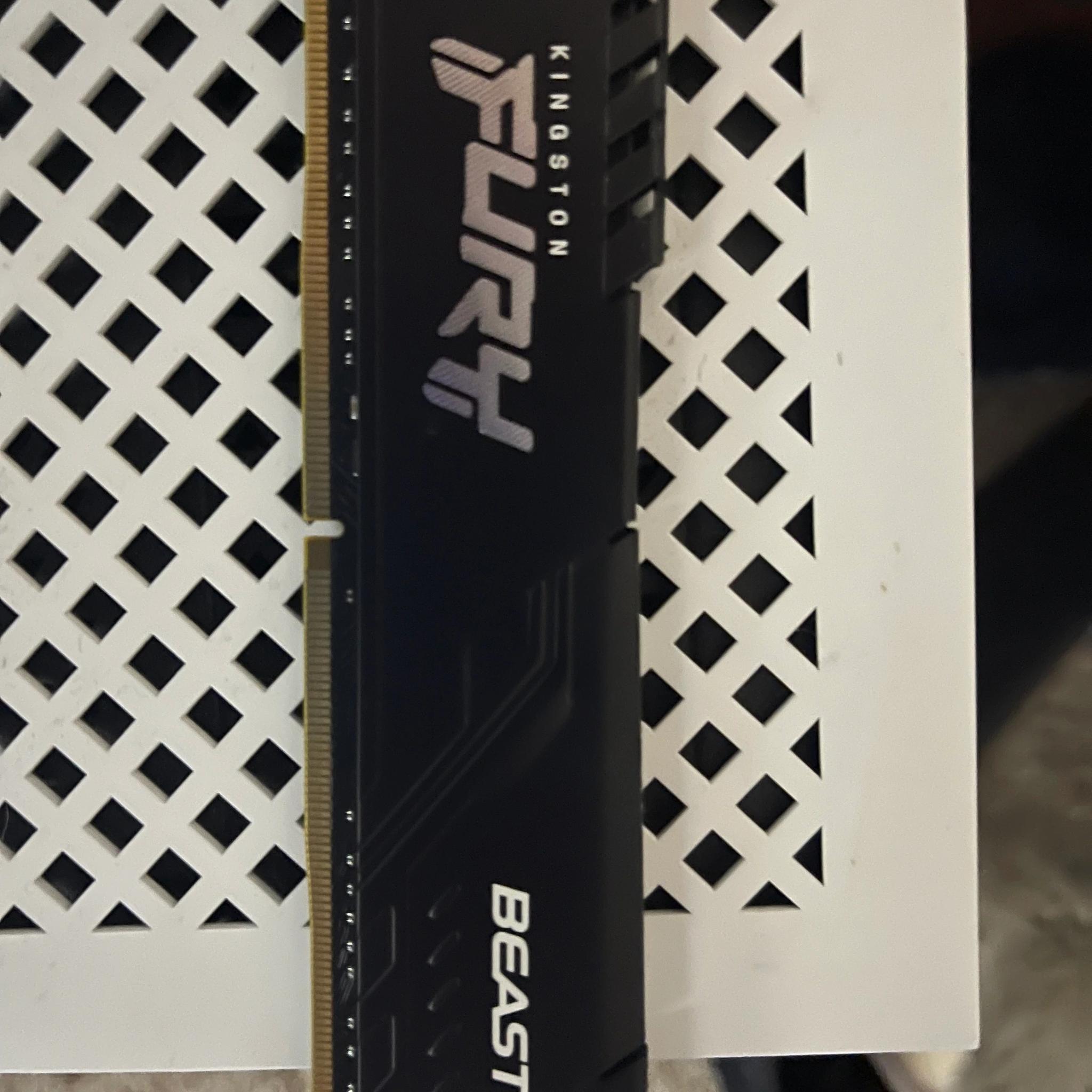 DDR4 32GB (2x16GB) 3600MT/s Kingston Fury Beast Ram