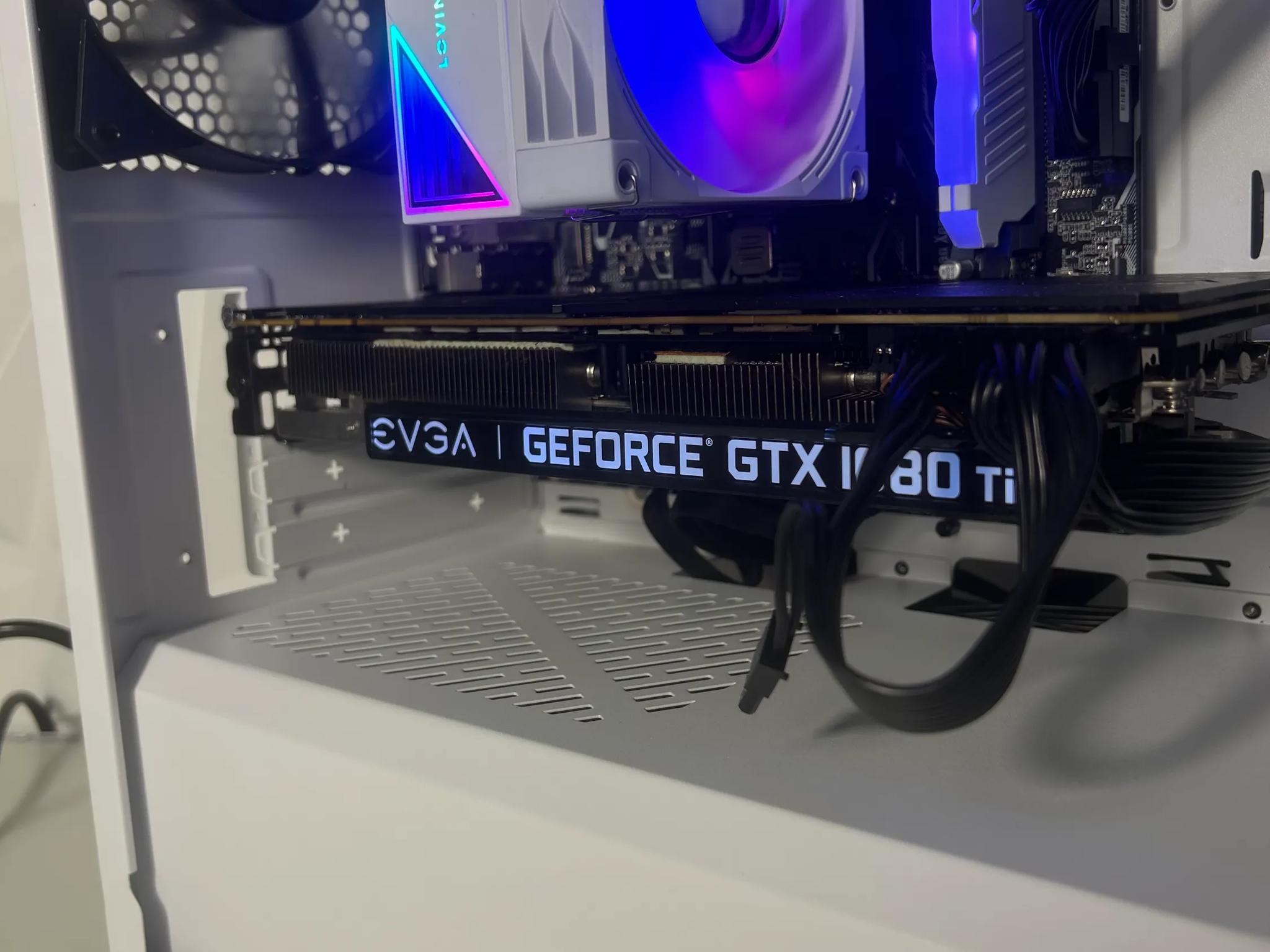 🧊🥶EXT PC - Ryzen 5 2600, GTX 1080 Ti, 16GB, 1TB SSD🥶🧊