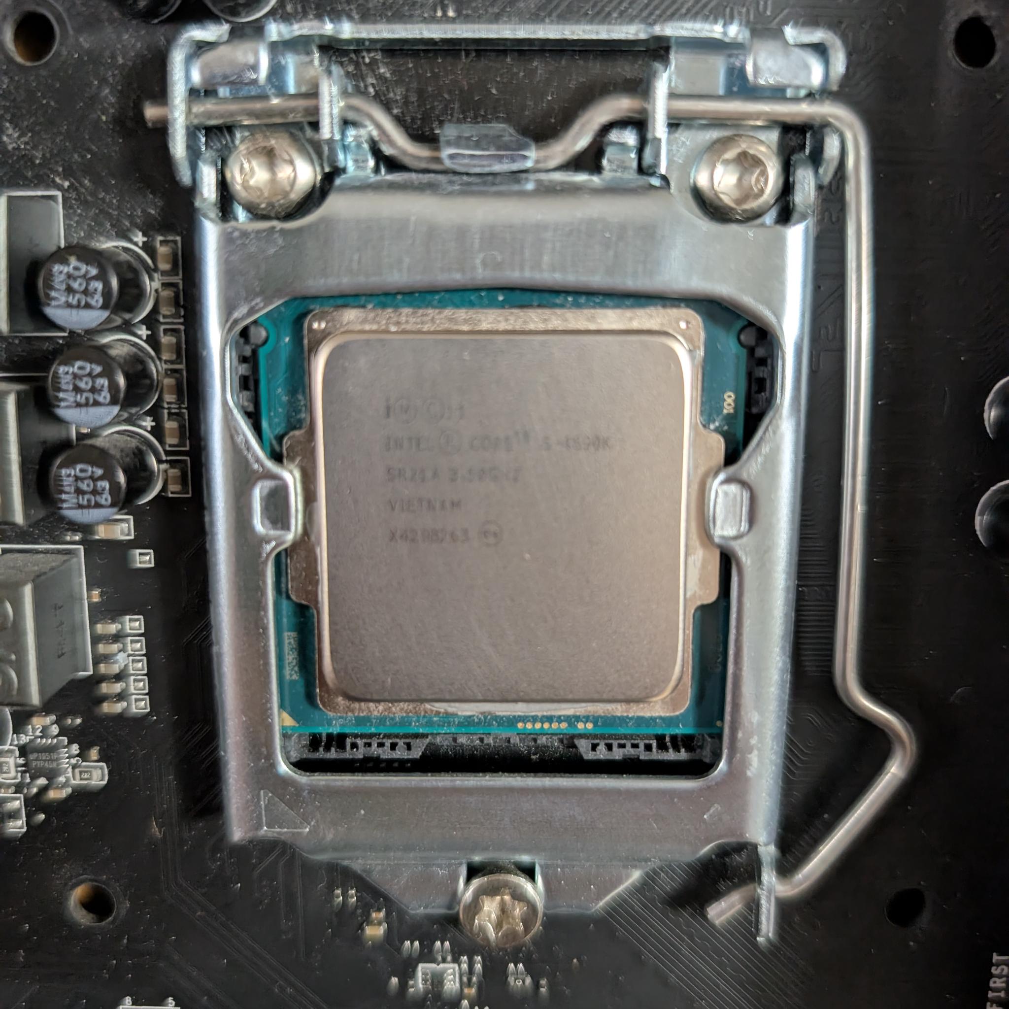 MSI Z97 Krait + Core i5 4690K + Radeon R9 290x + 16GB DDR3