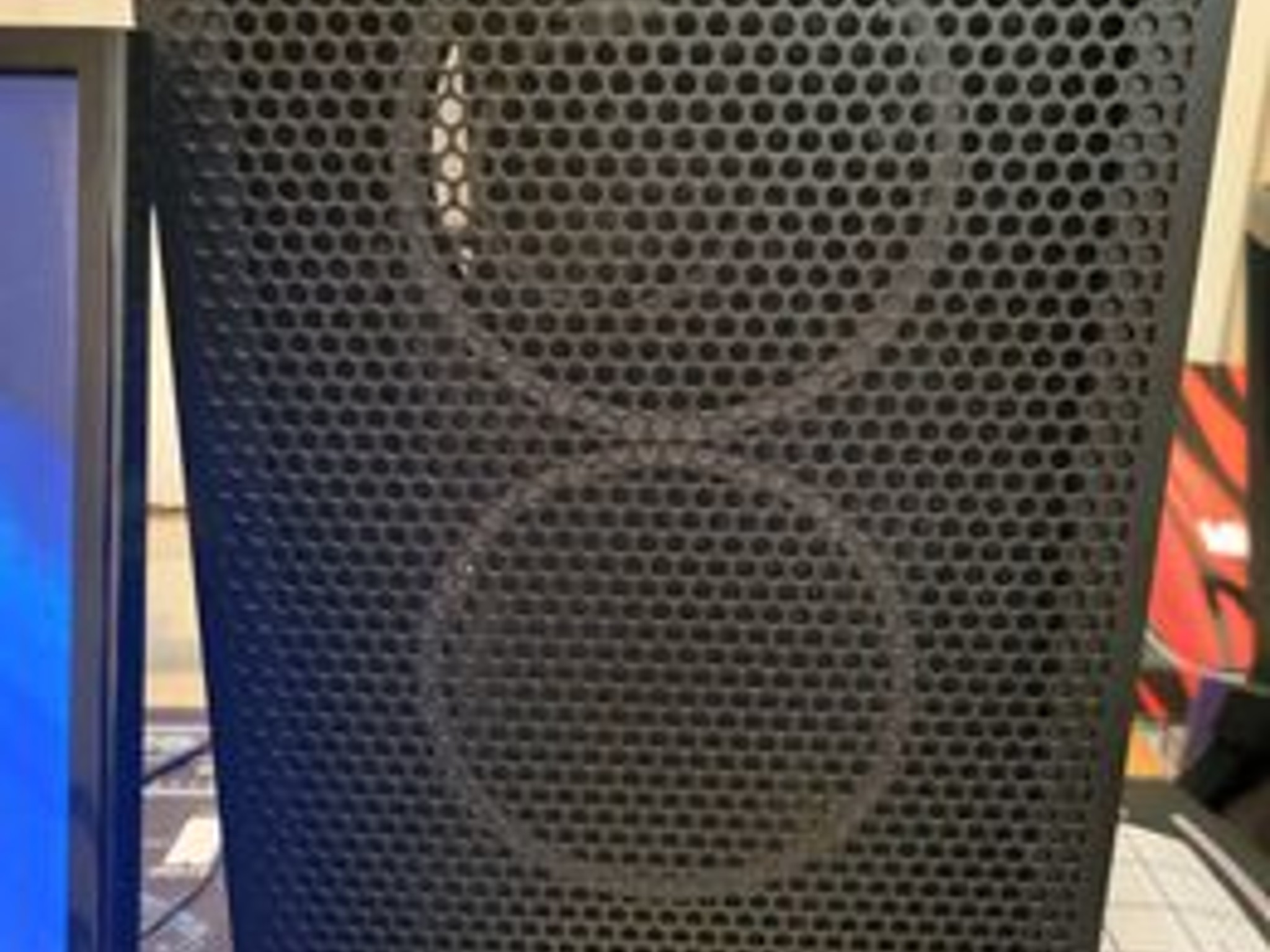 NZXT / AMD - Ryzen 7 5700X, 6800XT Midnight Dark Edition