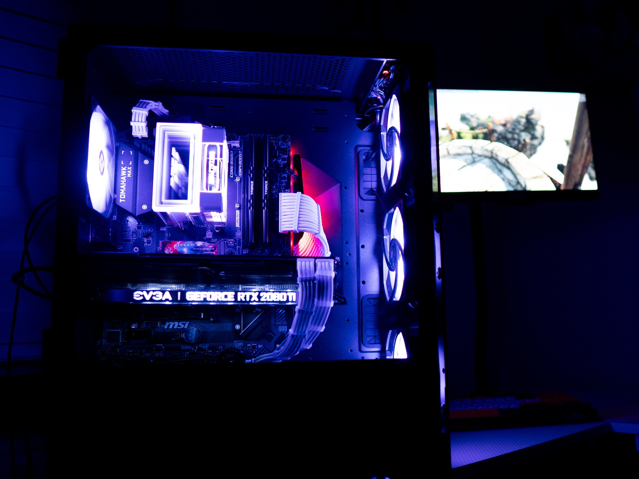 ⚪🟣 | NVIDIA RTX 2080Ti | RYZEN 5 3600X | 16GB DDR4 RAM | 1TB NVME SSD | Amethyst Achiever 2.0
