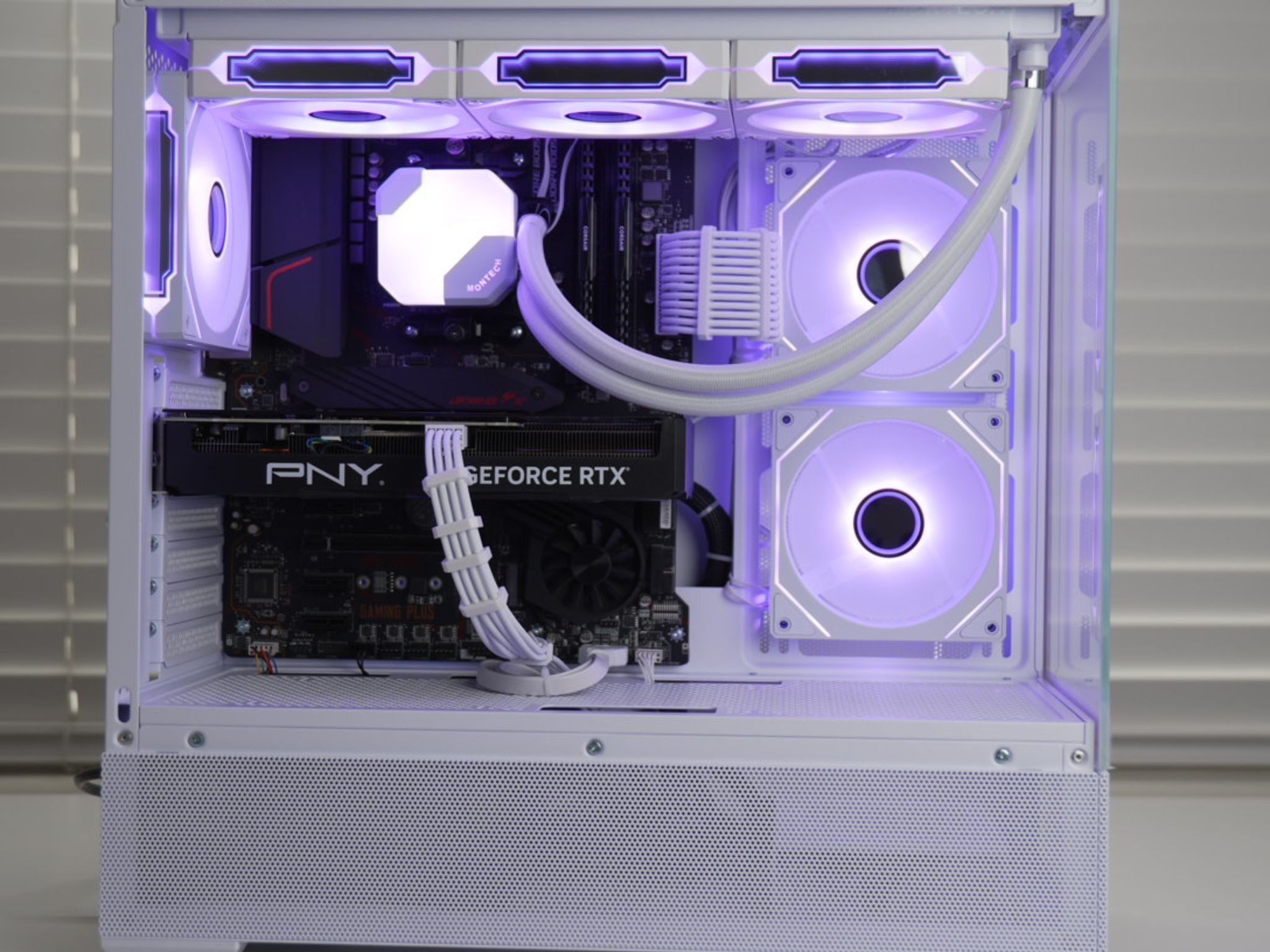 RTX 4070 | RYZEN 7 5800XT | 32GB RAM | 1TB SSD | Windows 11 | Gaming Pc