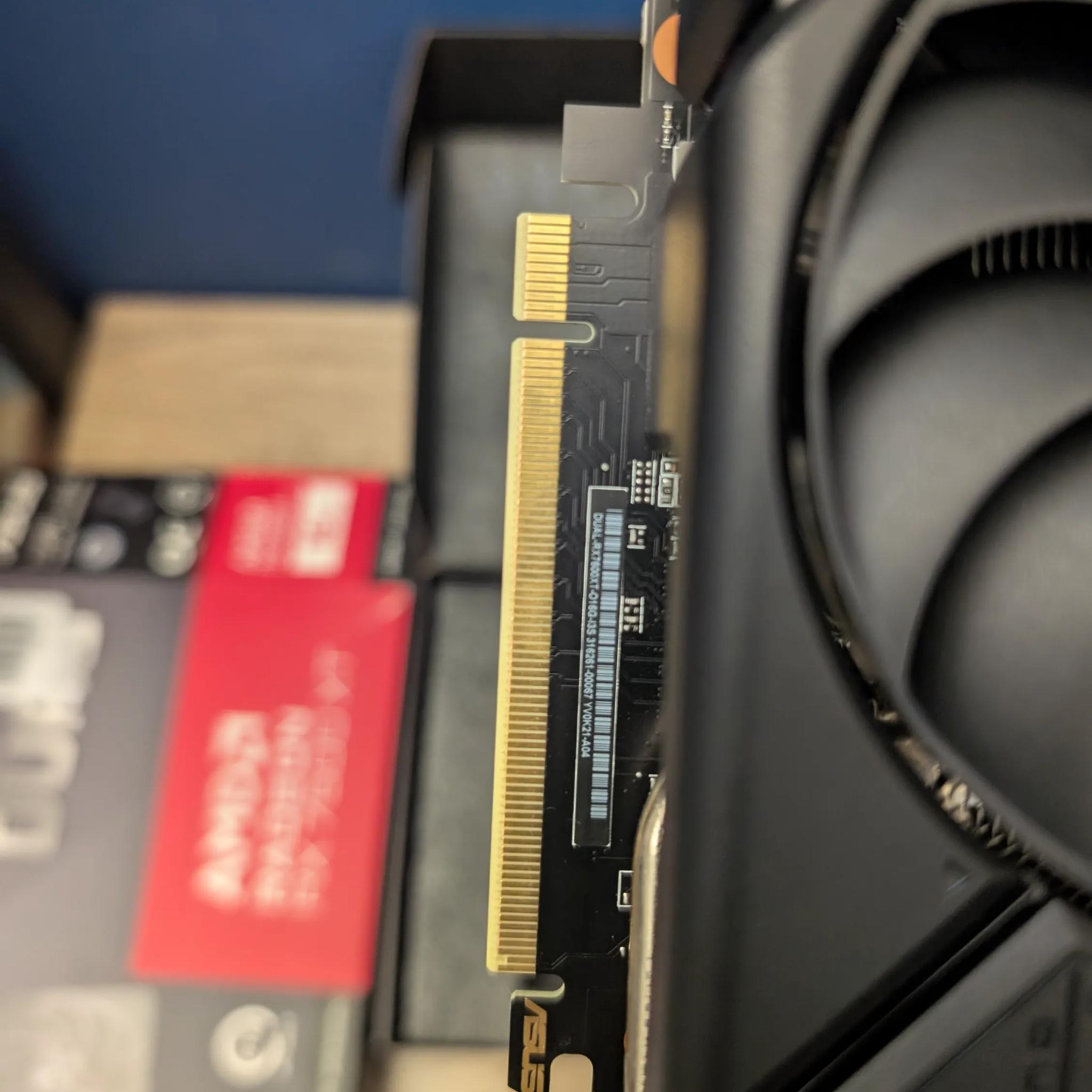 LIKE NEW - ASUS DUAL SERIES RX 7600XT 16GB