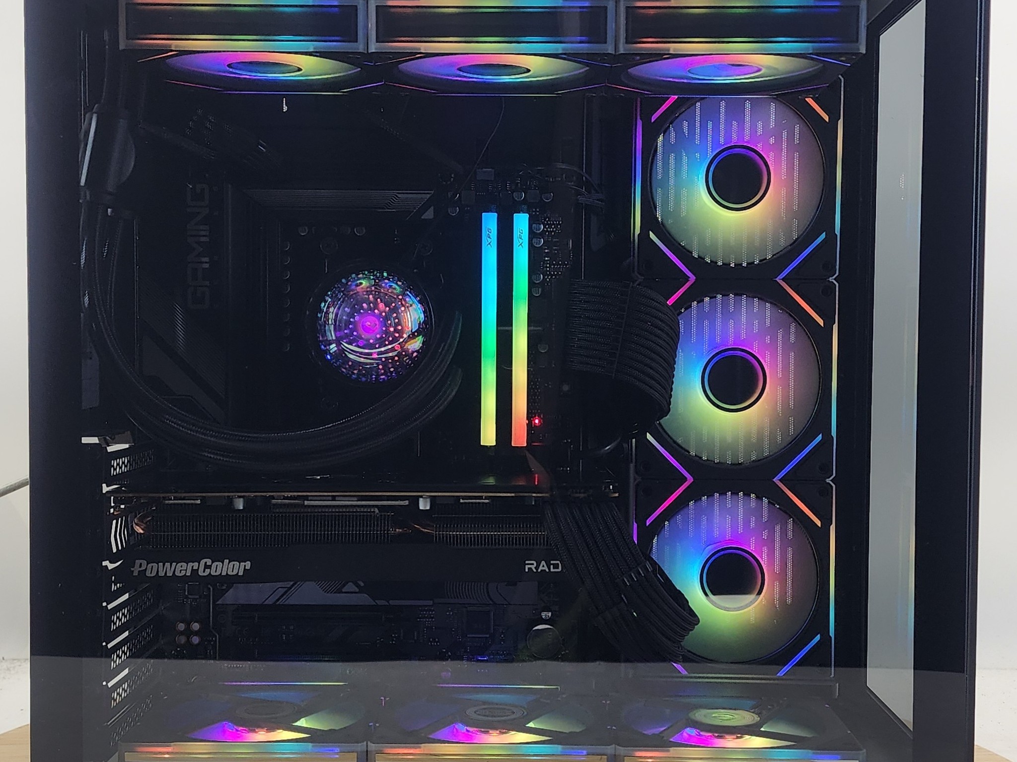 Gaming PC Ryzen 7 9700X 32GB RAM 1TB SSD RX 7800 XT 16GB Windows 11 Computer