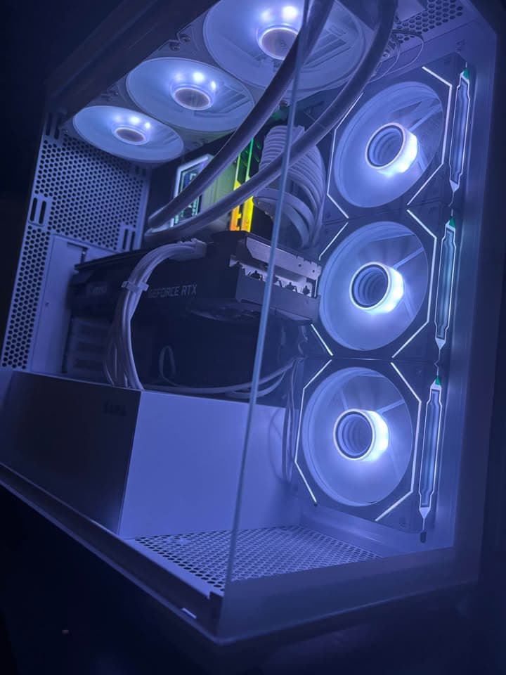 GeForce RTX 3080 Custom Gaming PC - Core i7-12700K, 32GB RAM, 1TB NVMe SSD