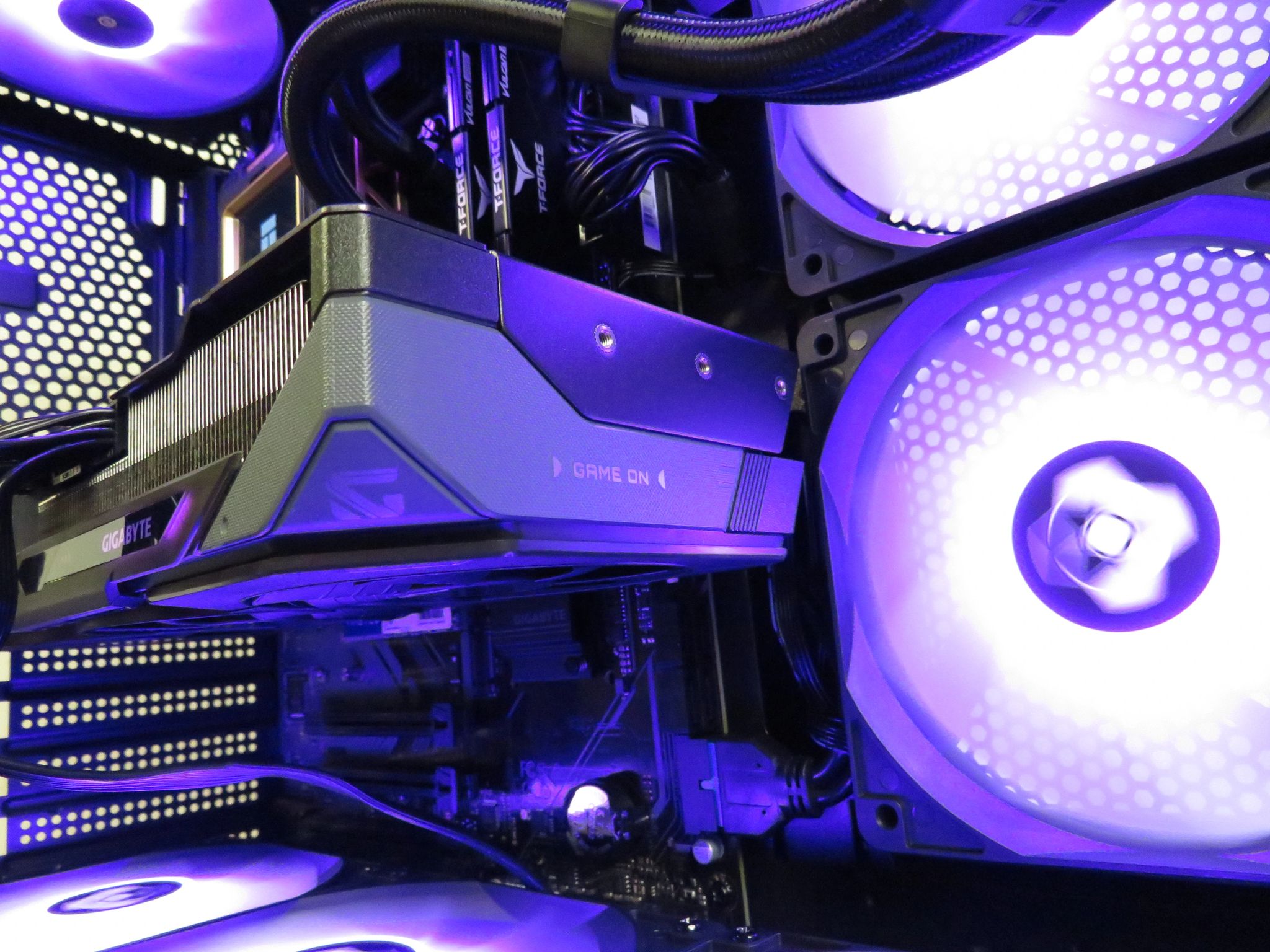 Newest Gen Everything! RX 9070 + Ryzen 5 7500F + 32GB DDR5 + 1 TB NVME SSD