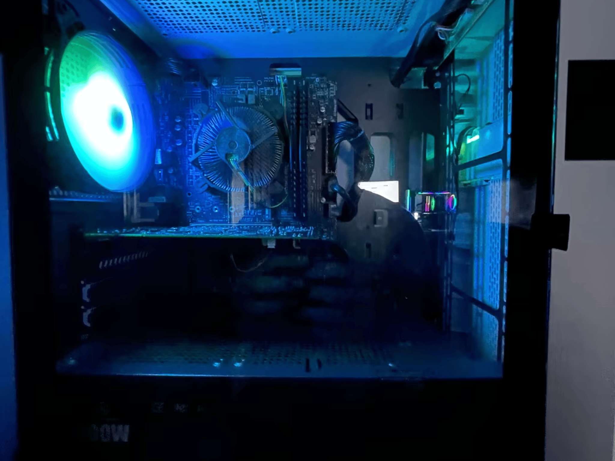 HD 6750 + I3-10100F