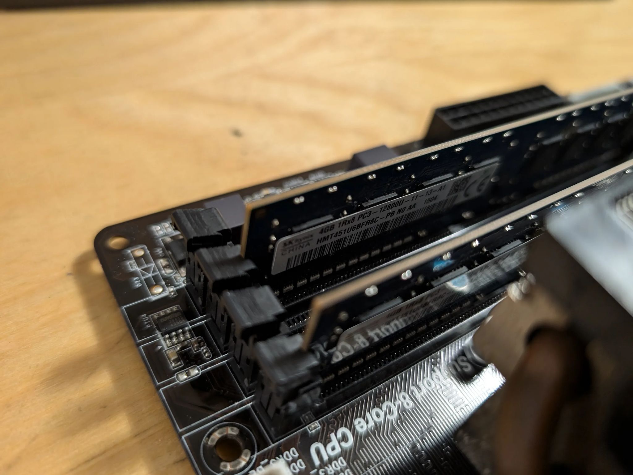 AMD FX 4350 / AsRock 970 Extreme3 / 8GB DDR3
